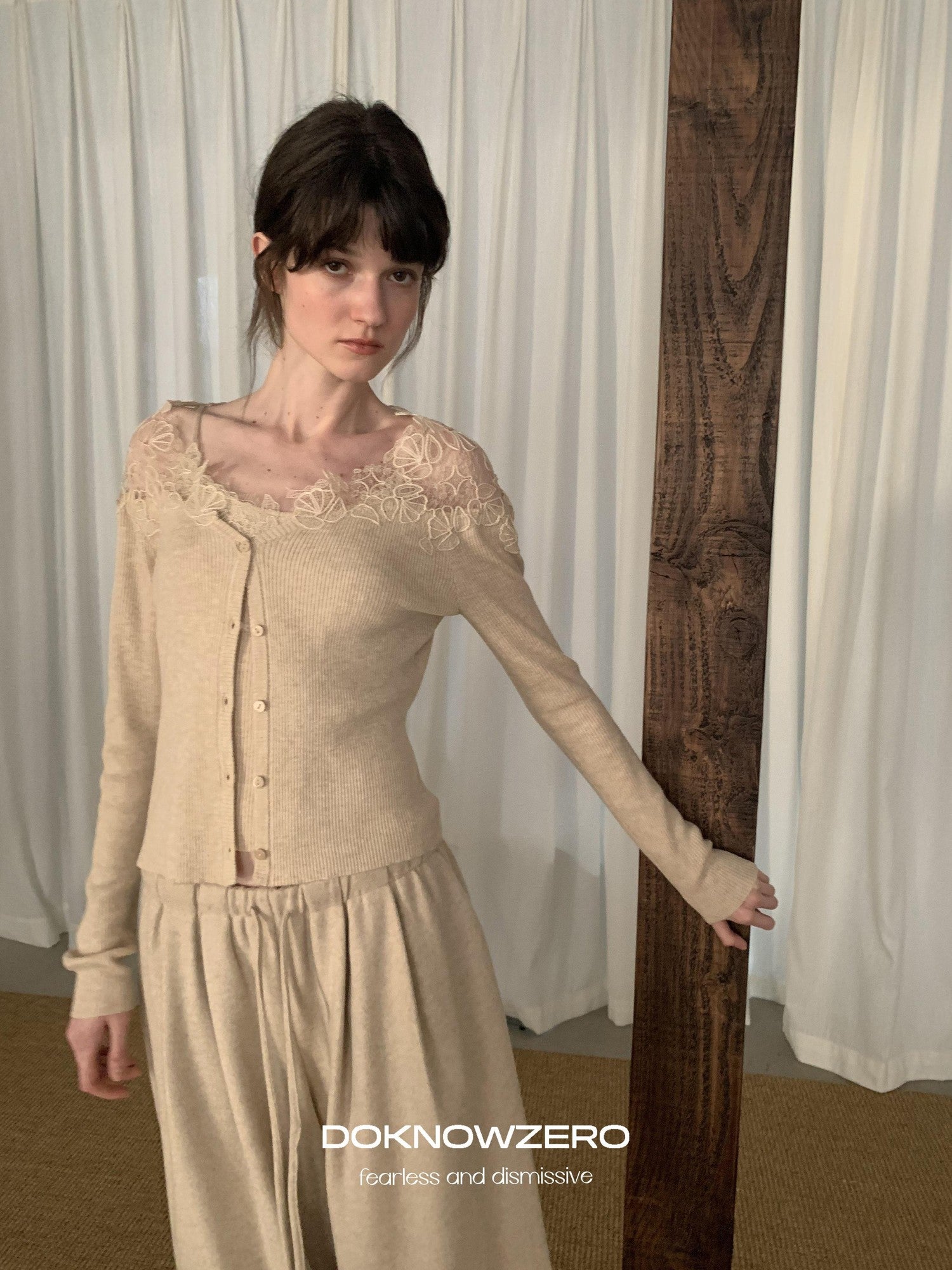 DKZ OFFICIAL Almond Lace Spliced V-neck Slim Woven Strap Women&