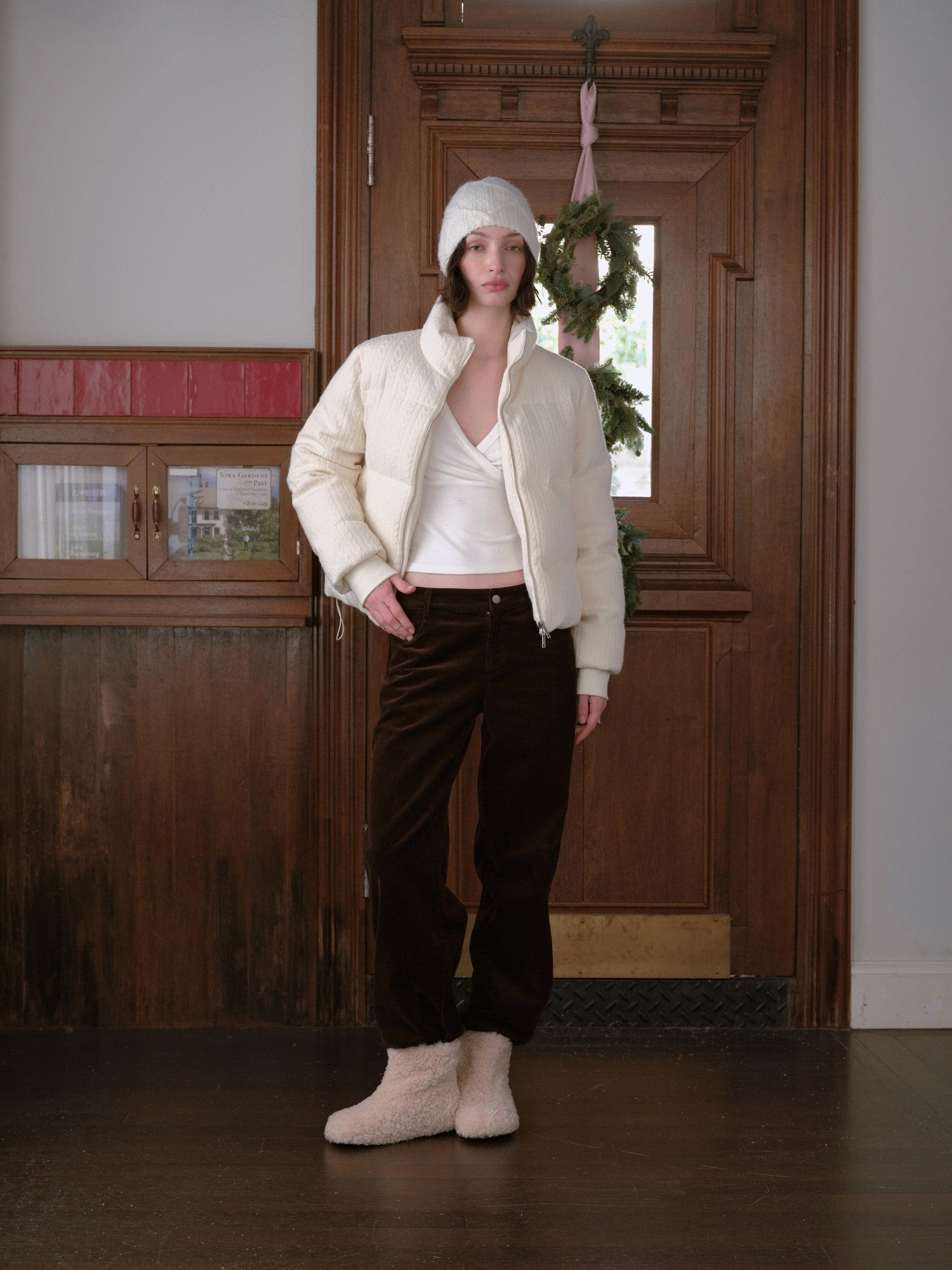 DKZ OFFICIAL Apricot Cable Knit Stand Collar Short Women&