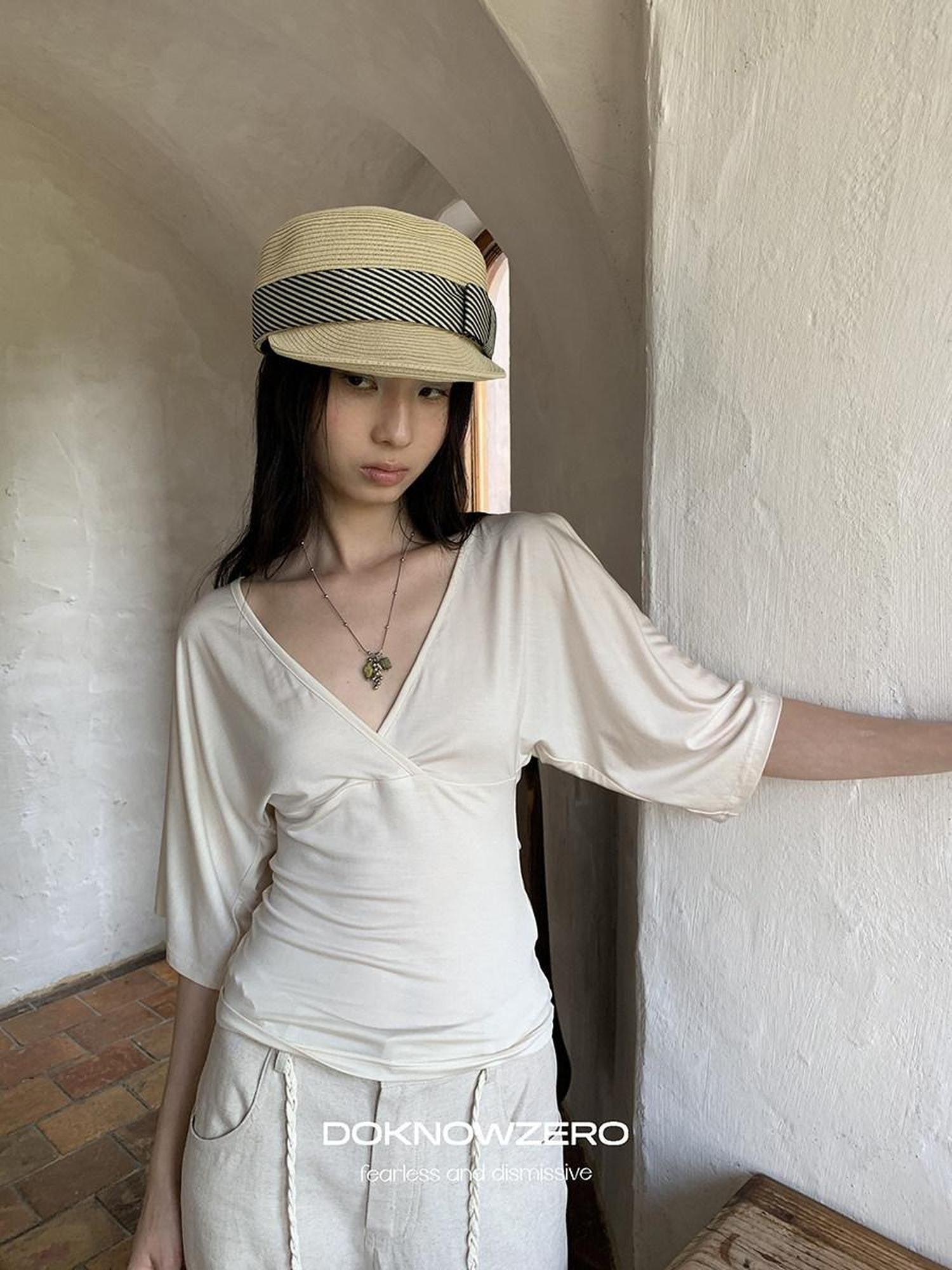 DKZ OFFICIAL Apricot V-neck Cutout Slim Waist Flutter Women&