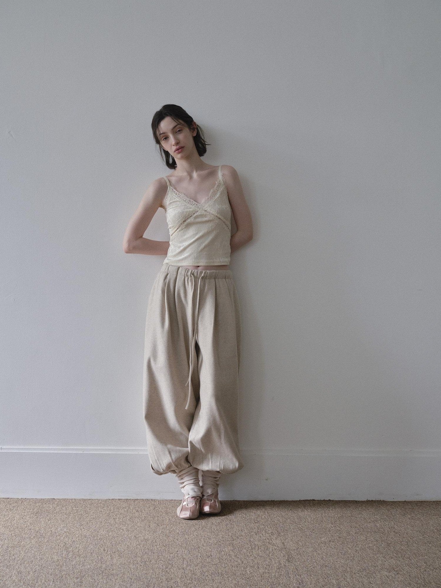 DKZ OFFICIAL Apricot V-neck Slim Layering Women&