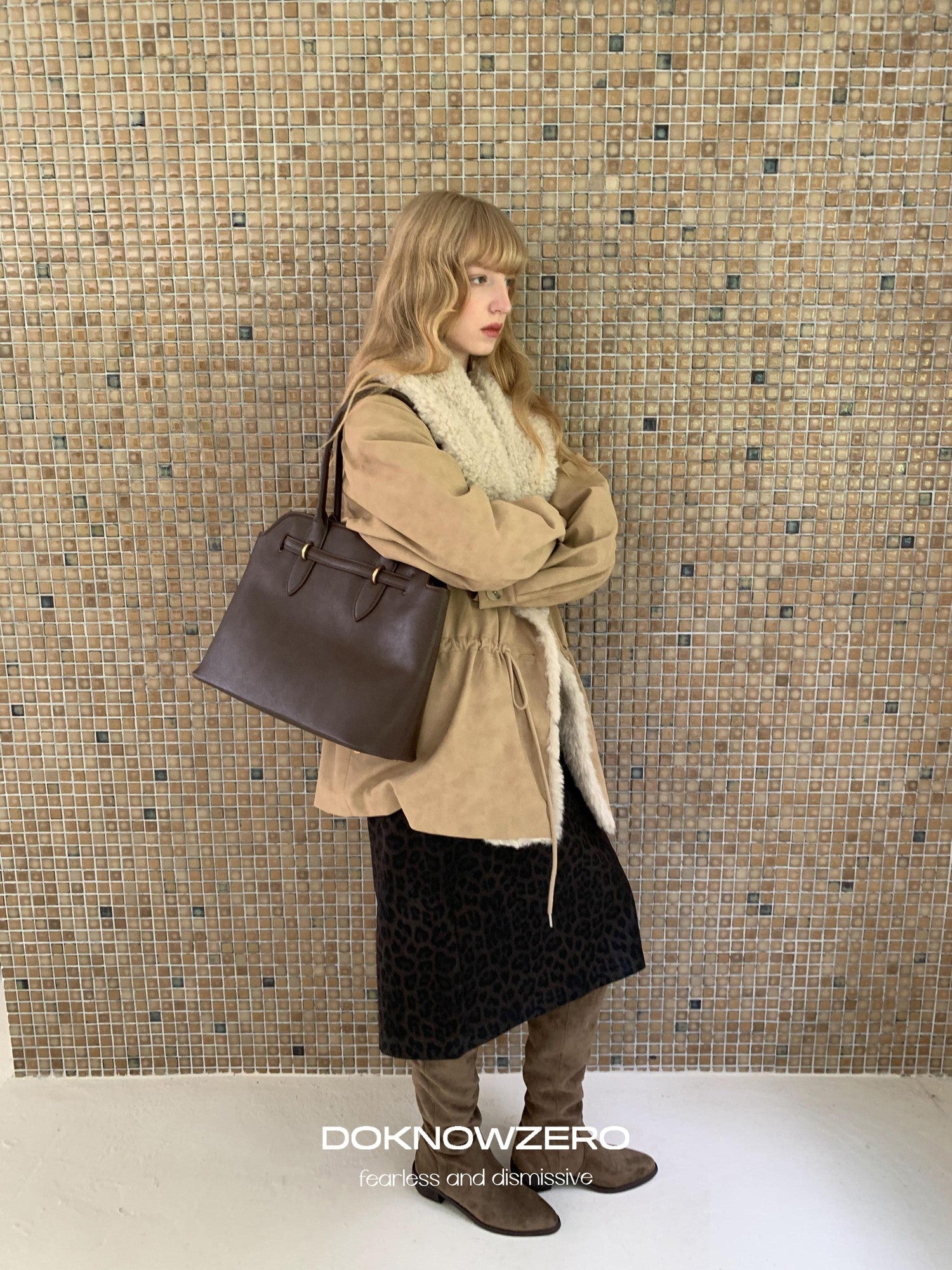 DKZ OFFICIAL Apricot Vintage Oversized Large Fur Collar Drawstring Women&
