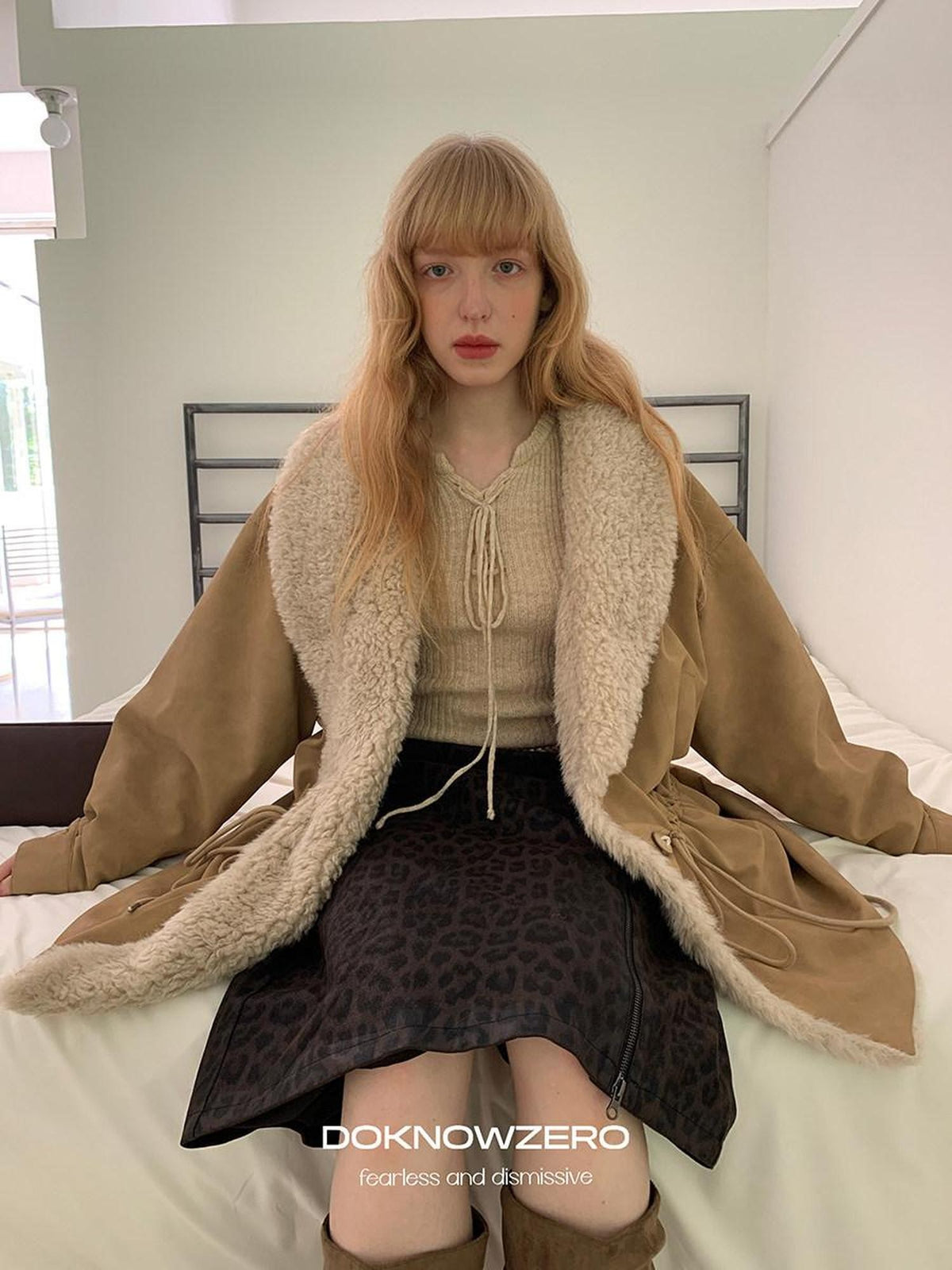 DKZ OFFICIAL Apricot Vintage Oversized Large Fur Collar Drawstring Women&