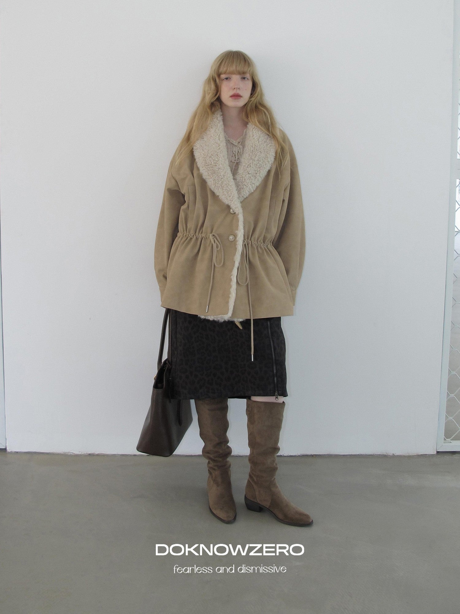 DKZ OFFICIAL Apricot Vintage Oversized Large Fur Collar Drawstring Women&