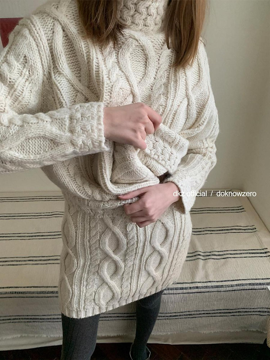 DKZ OFFICIAL Apricot Vintage Turtleneck Women&