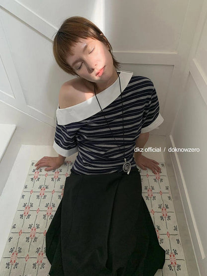 DKZ OFFICIAL Asymmetric Stripe Spliced Short Sleeve Top