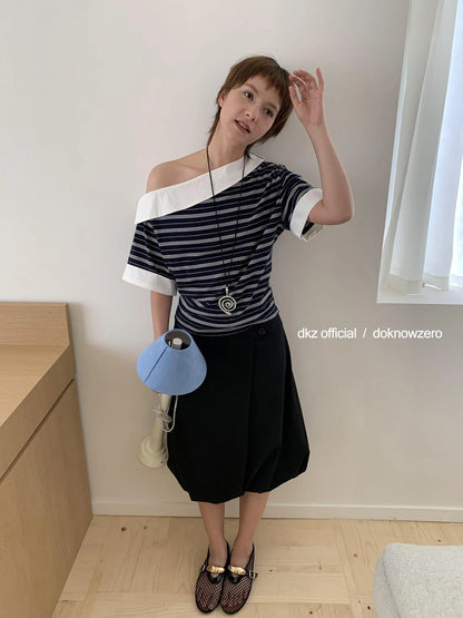 DKZ OFFICIAL Asymmetric Stripe Spliced Short Sleeve Top