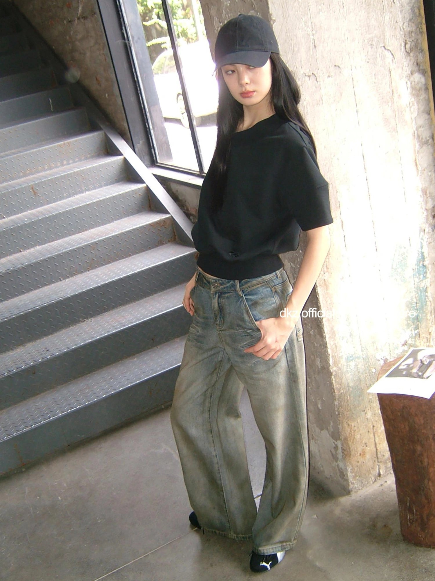 DKZ OFFICIAL Asymmetrical Slouchy Knit Top
