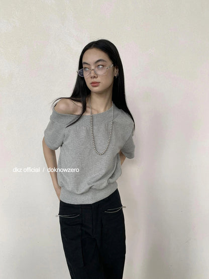 DKZ OFFICIAL Asymmetrical Slouchy Knit Top