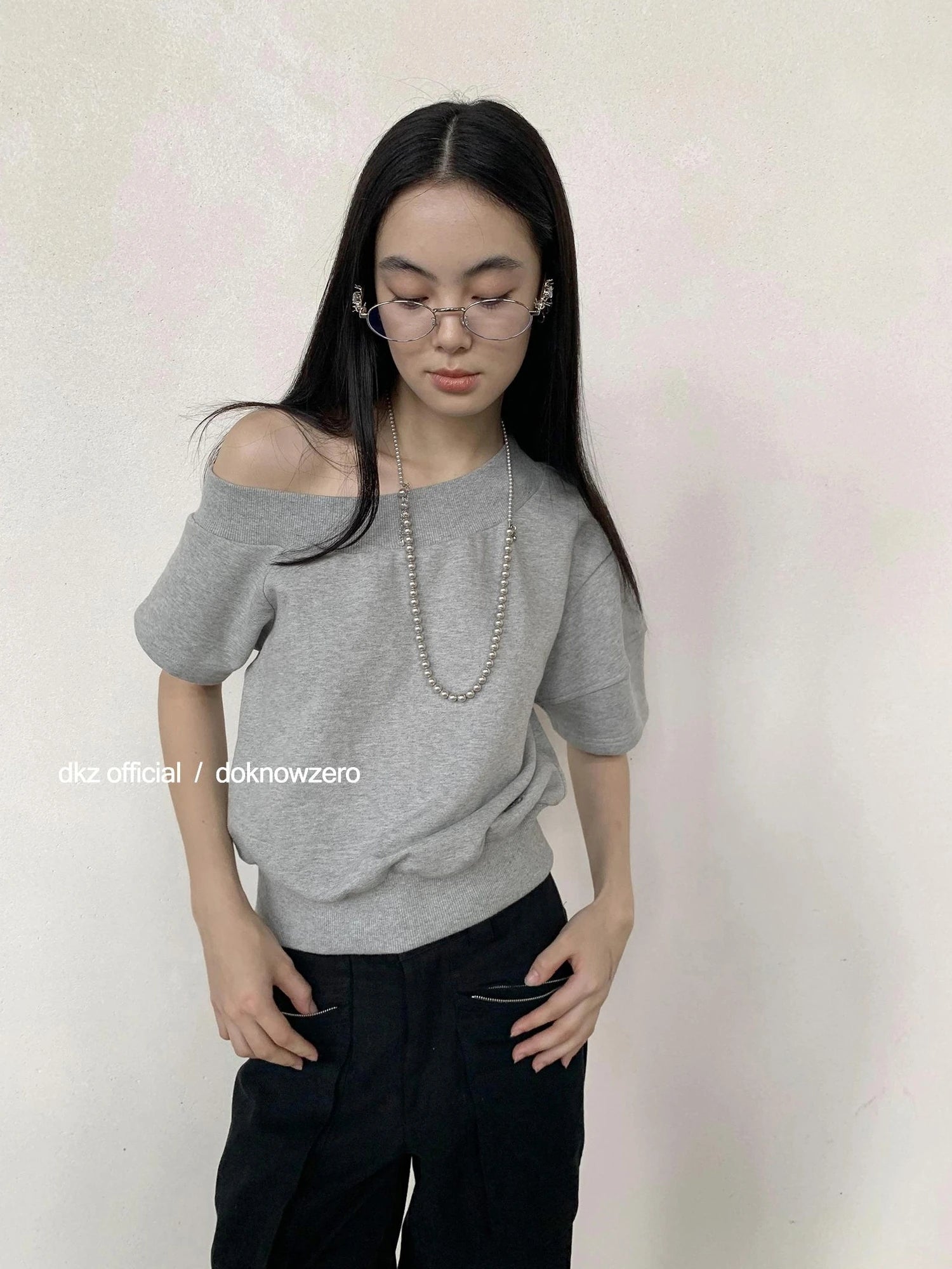 DKZ OFFICIAL Asymmetrical Slouchy Knit Top