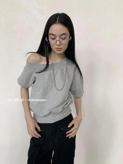 DKZ OFFICIAL Asymmetrical Slouchy Knit Top