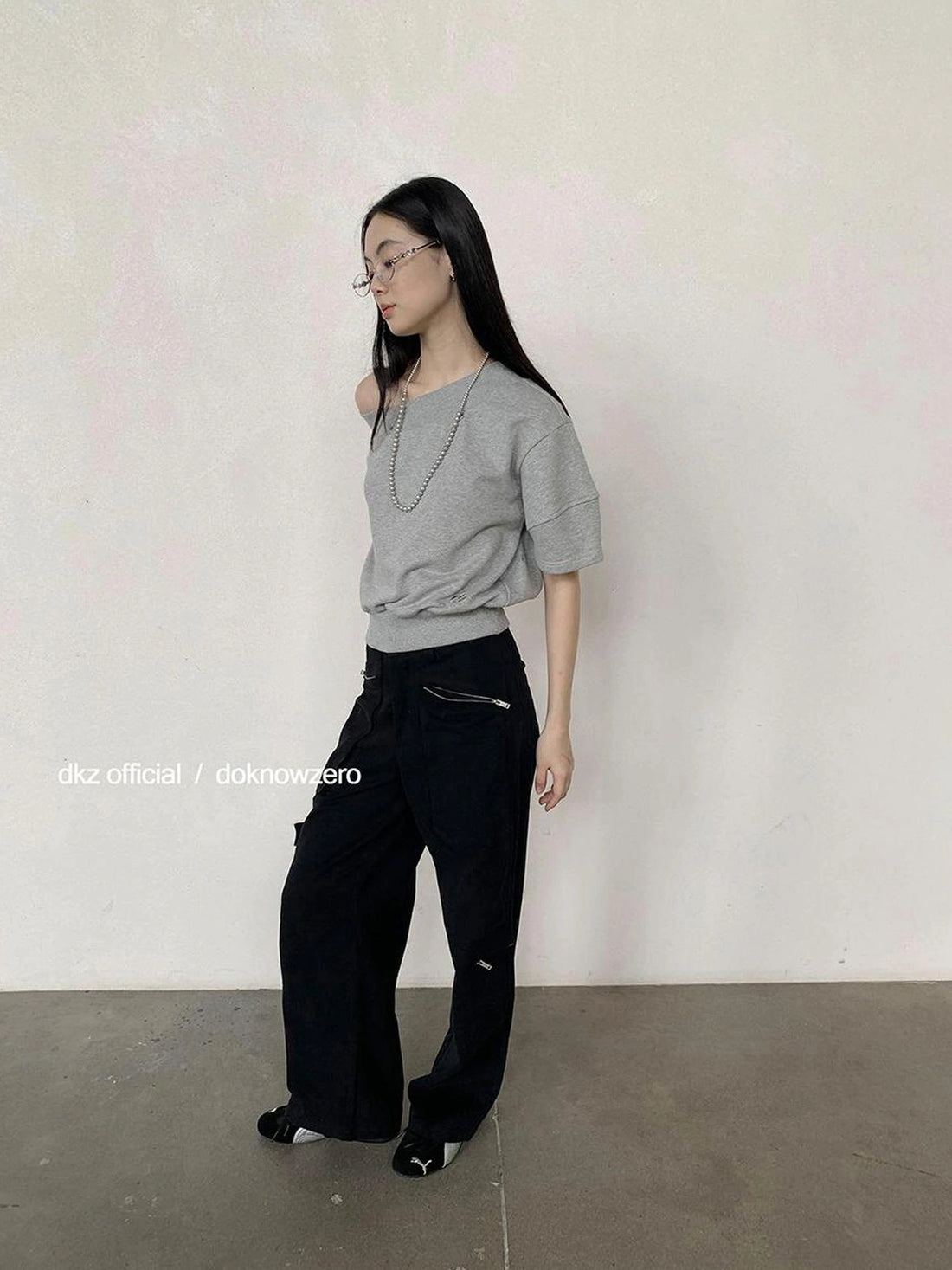 DKZ OFFICIAL Asymmetrical Slouchy Knit Top