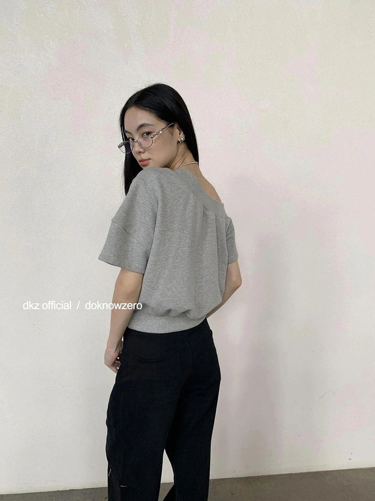DKZ OFFICIAL Asymmetrical Slouchy Knit Top