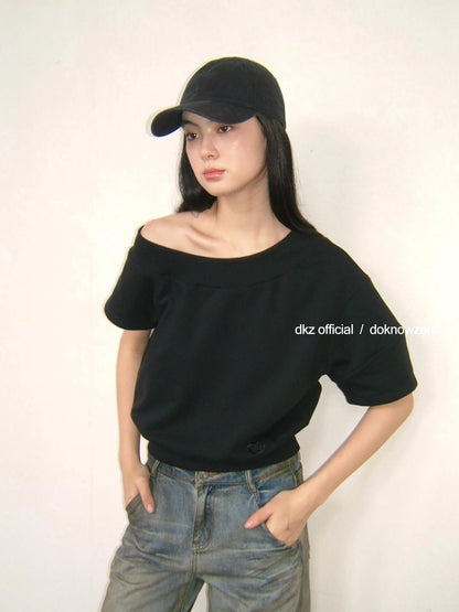 DKZ OFFICIAL Asymmetrical Slouchy Knit Top