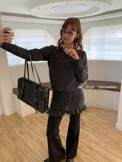 Atmosphere V-neck Knit Set With Skirt