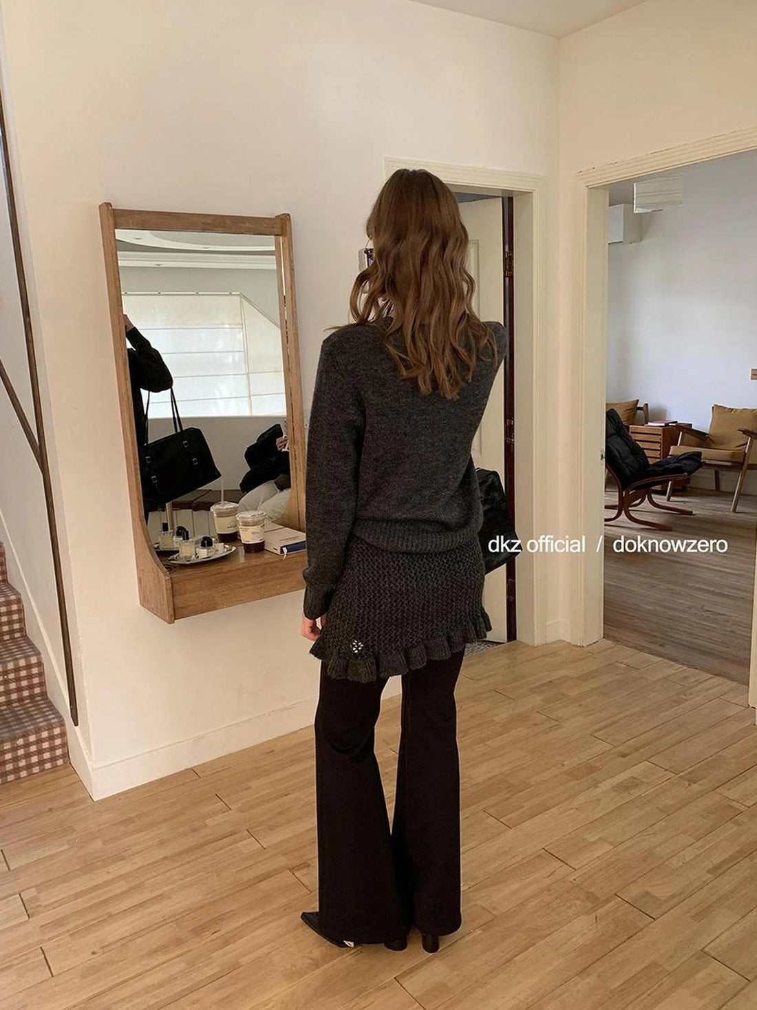 Atmosphere V-neck Knit Set With Skirt