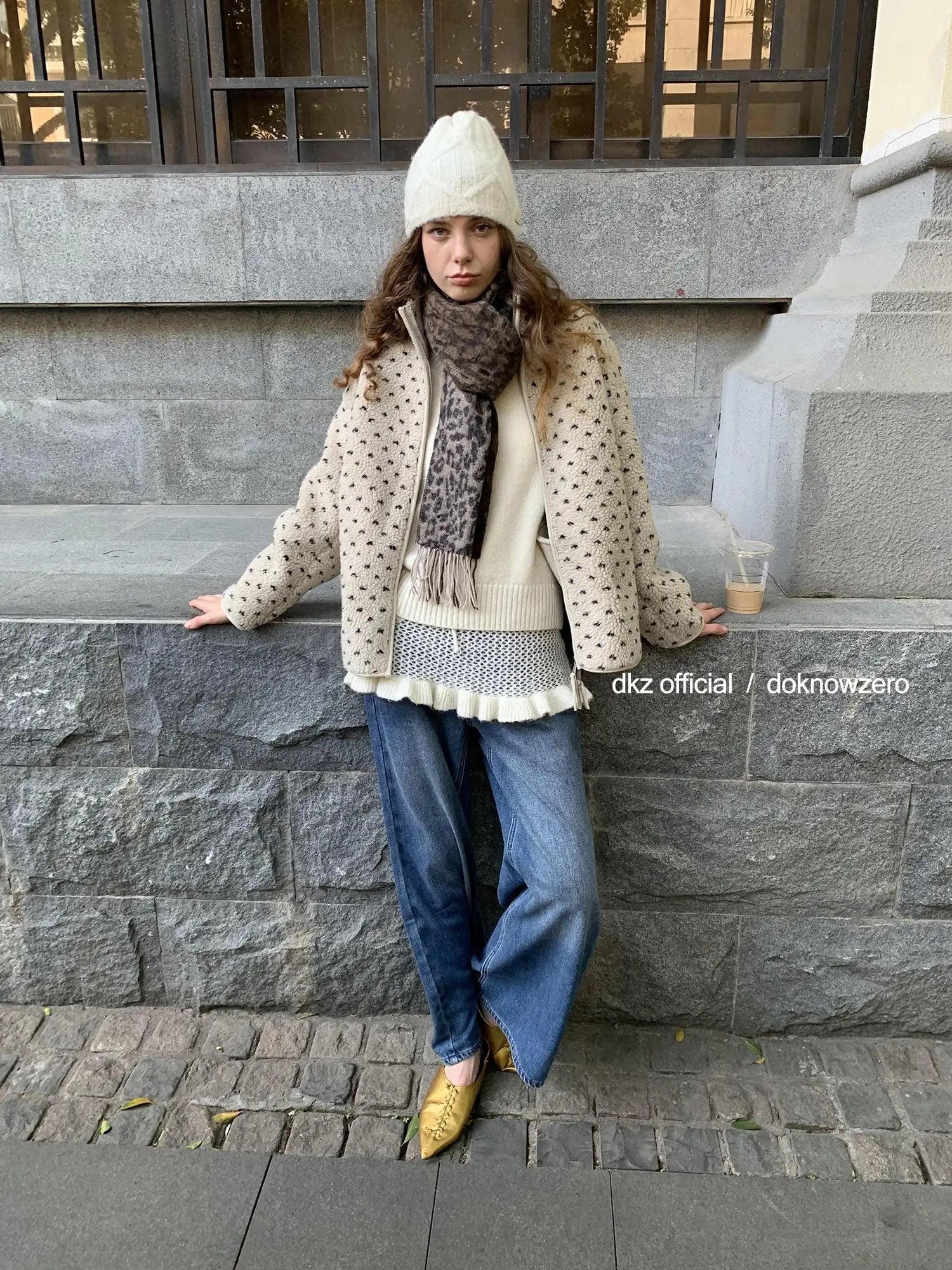 Atmosphere V-neck Knit Set With Skirt