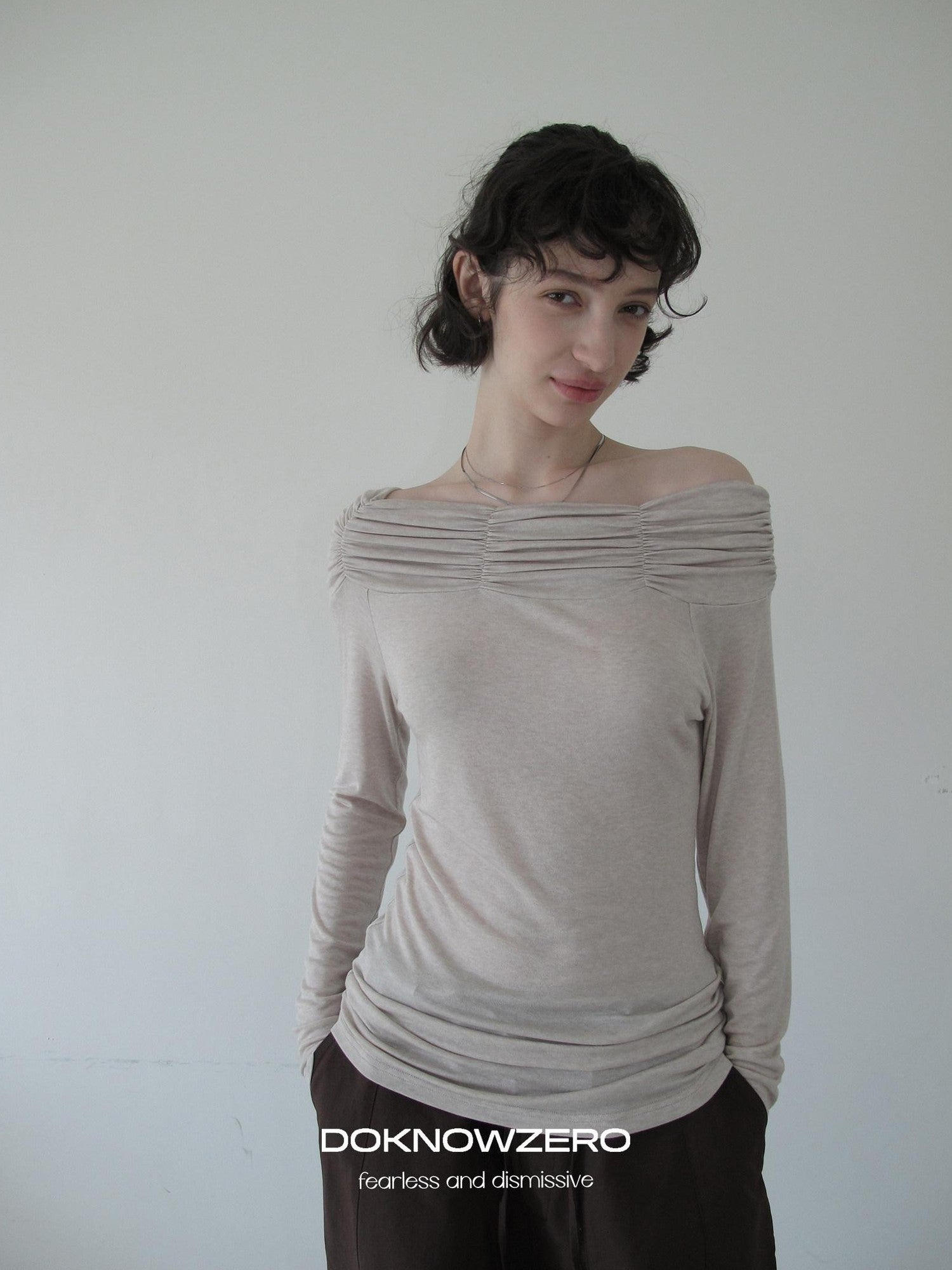 DKZ OFFICIAL Beige One Shoulder Pleated Panel Slim Women&