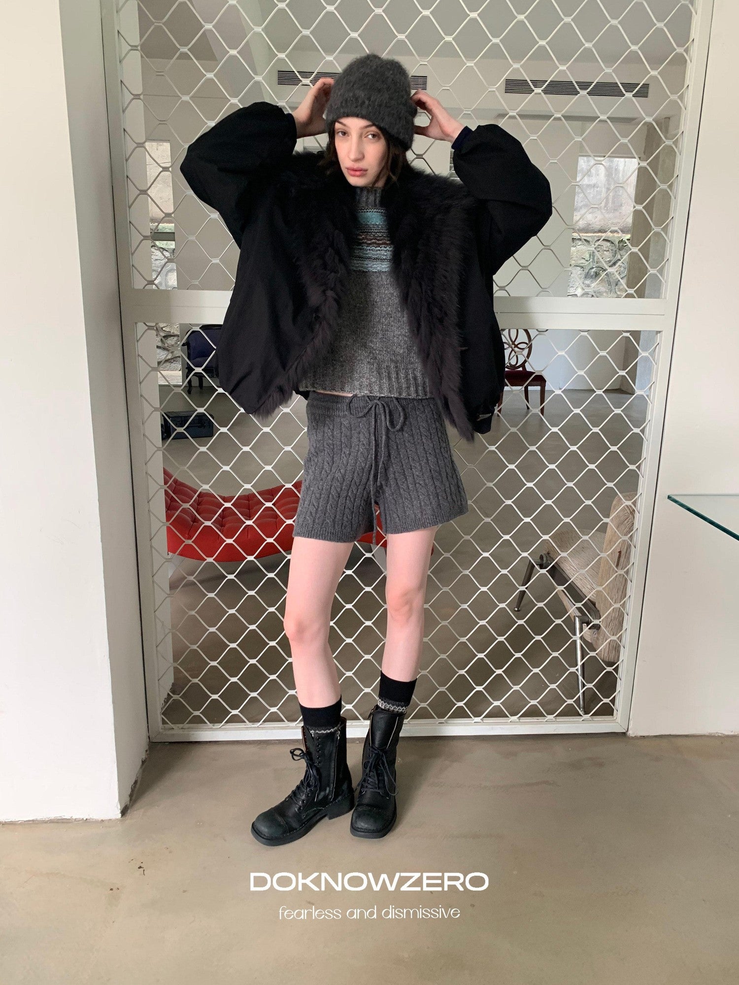 DKZ OFFICIAL Black Fur Trimmed Collar Loose Fit Women&