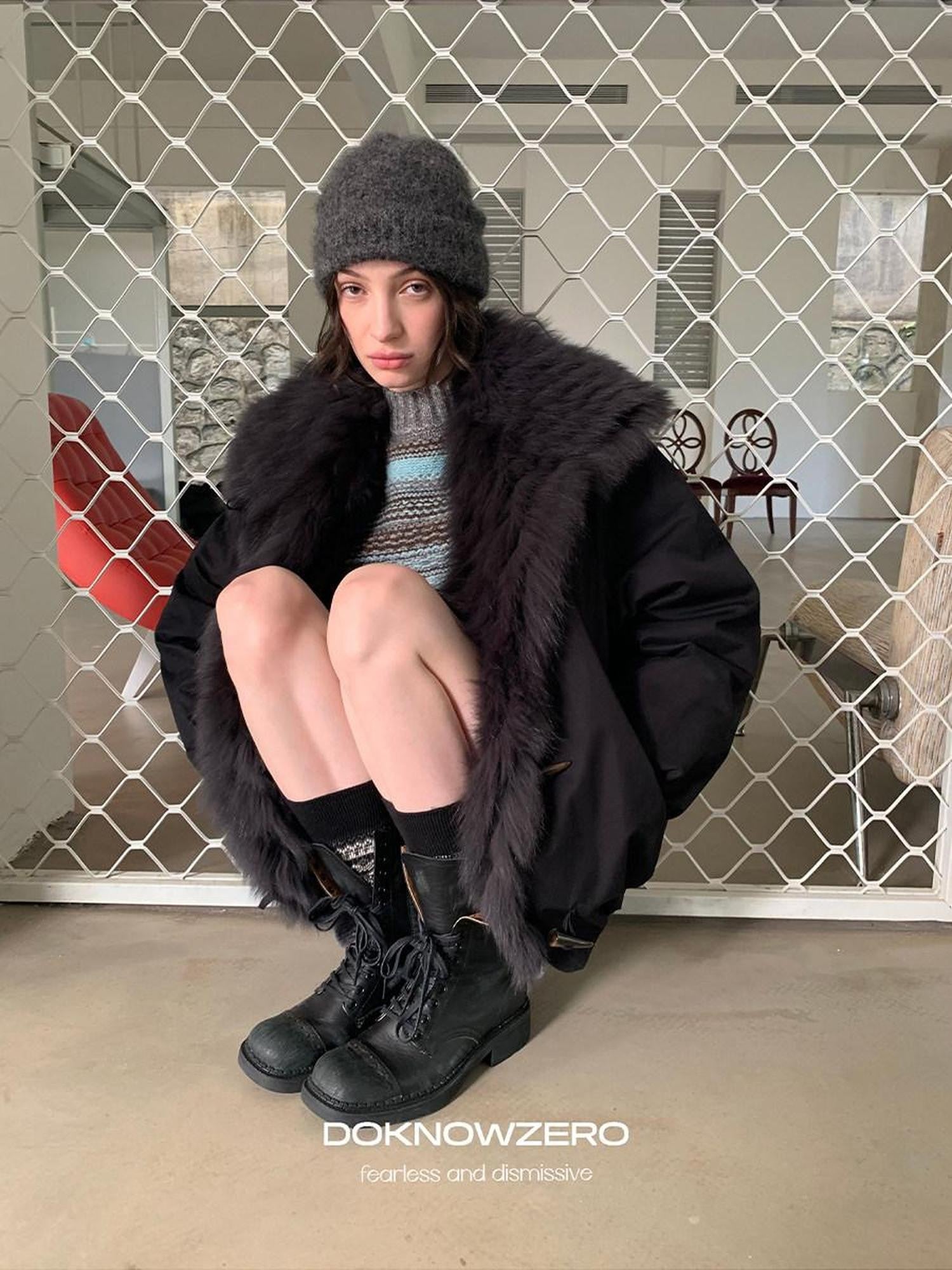 DKZ OFFICIAL Black Fur Trimmed Collar Loose Fit Women&