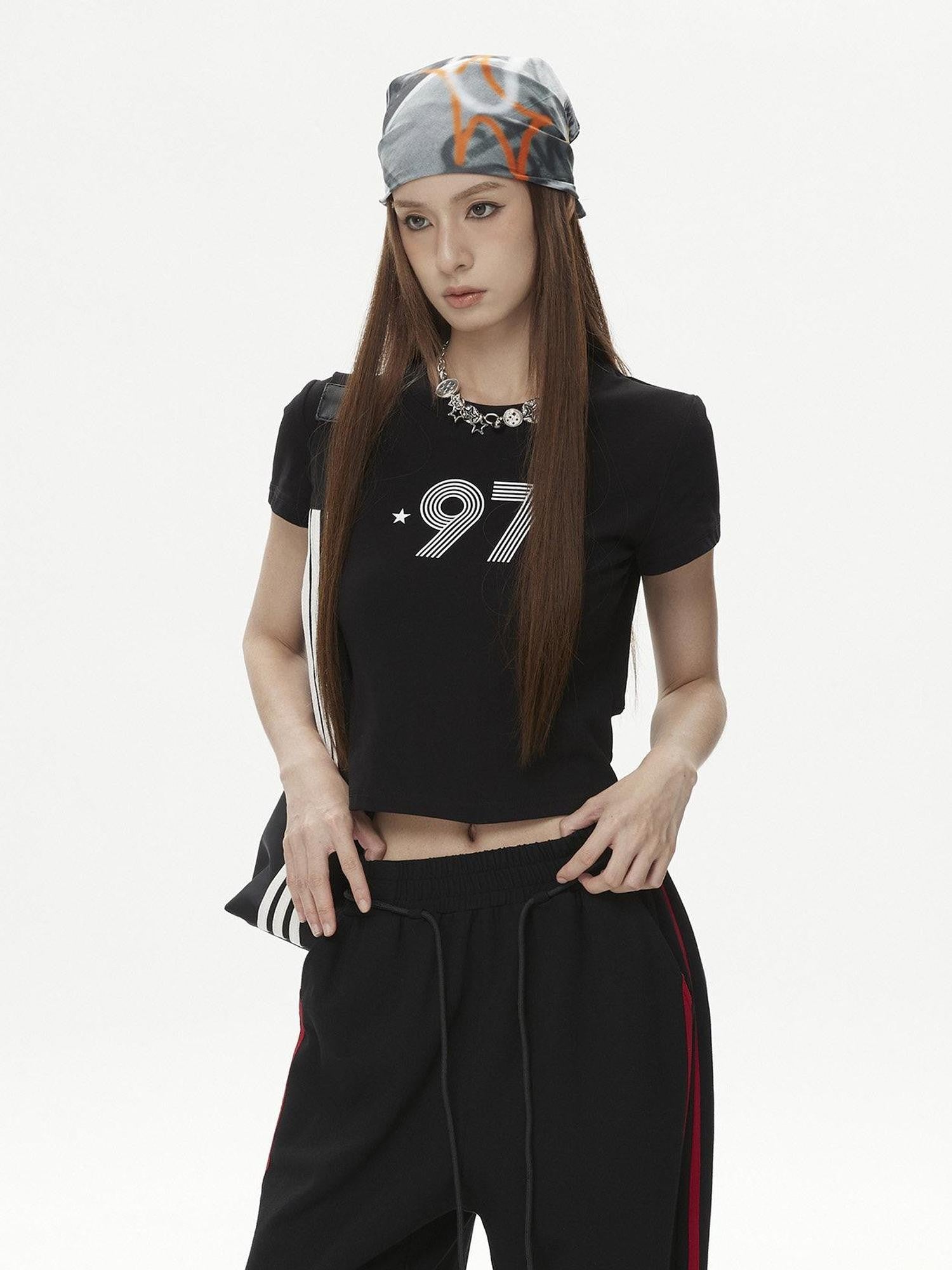 DKZ OFFICIAL Black Letter Print Cropped Women&