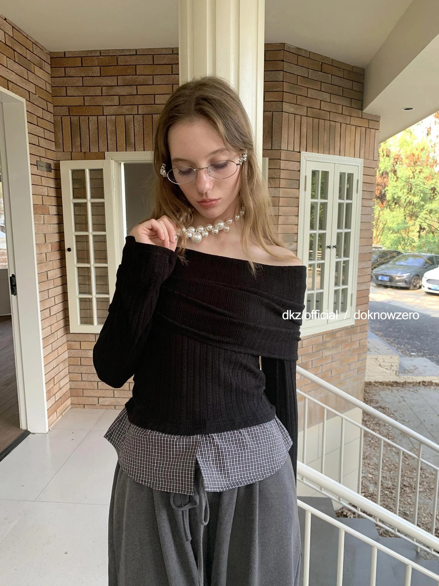 DKZ OFFICIAL Black Mock Neck Ribbed Knit Top With Hem Detail