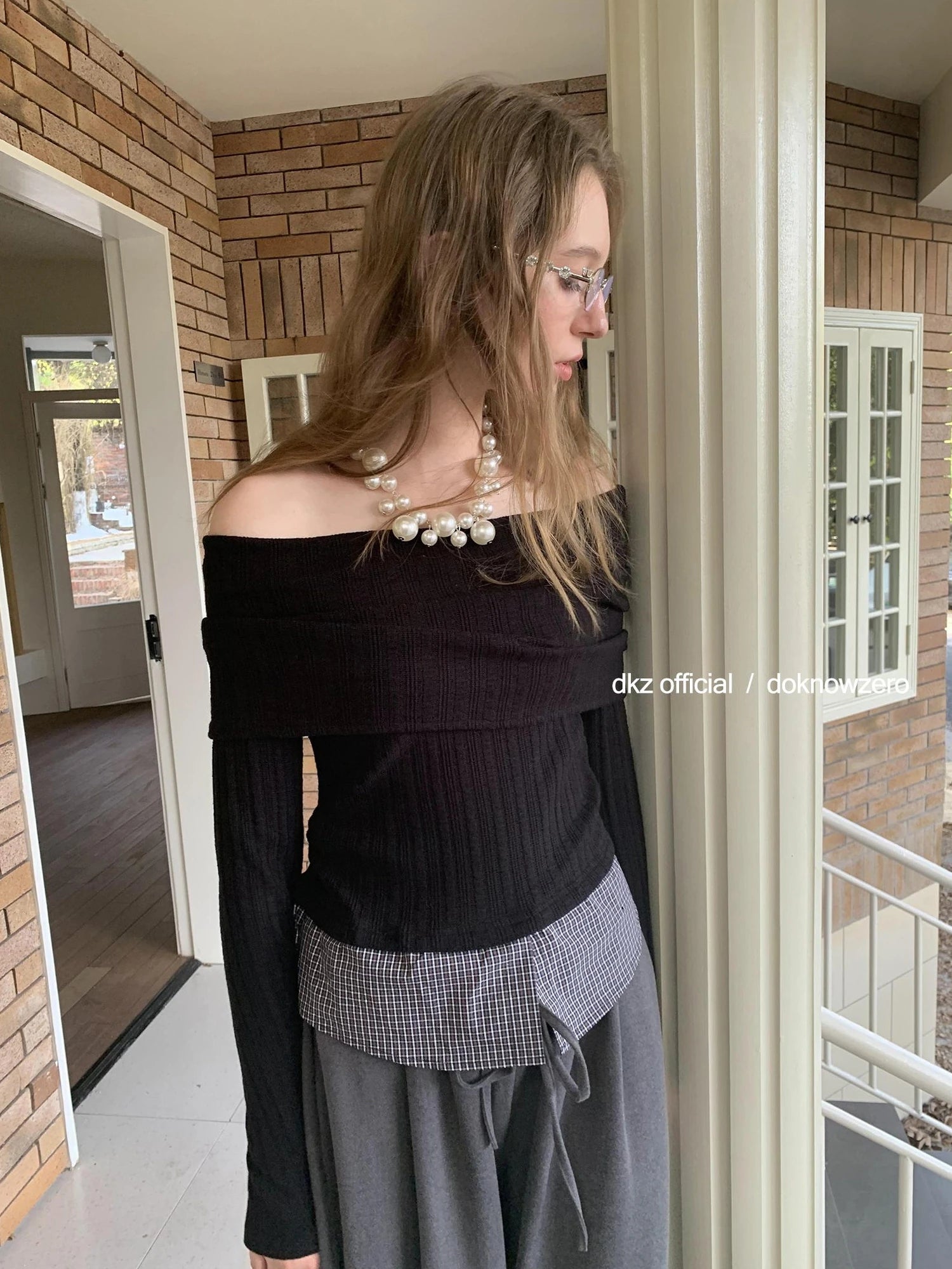 DKZ OFFICIAL Black Mock Neck Ribbed Knit Top With Hem Detail