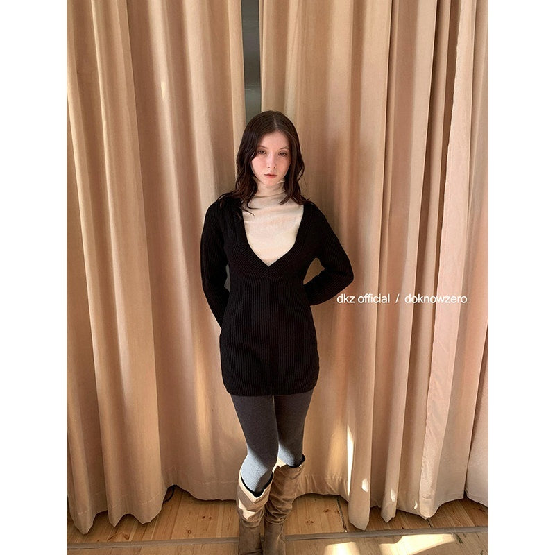 DKZ_OFFICIAL_Black_V-neck_Knit_Fitted_Waist_Women&