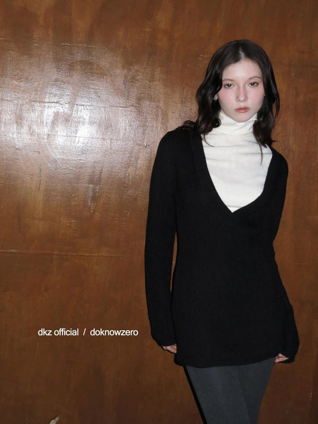 DKZ OFFICIAL Black V-neck Knit Fitted Waist Women&