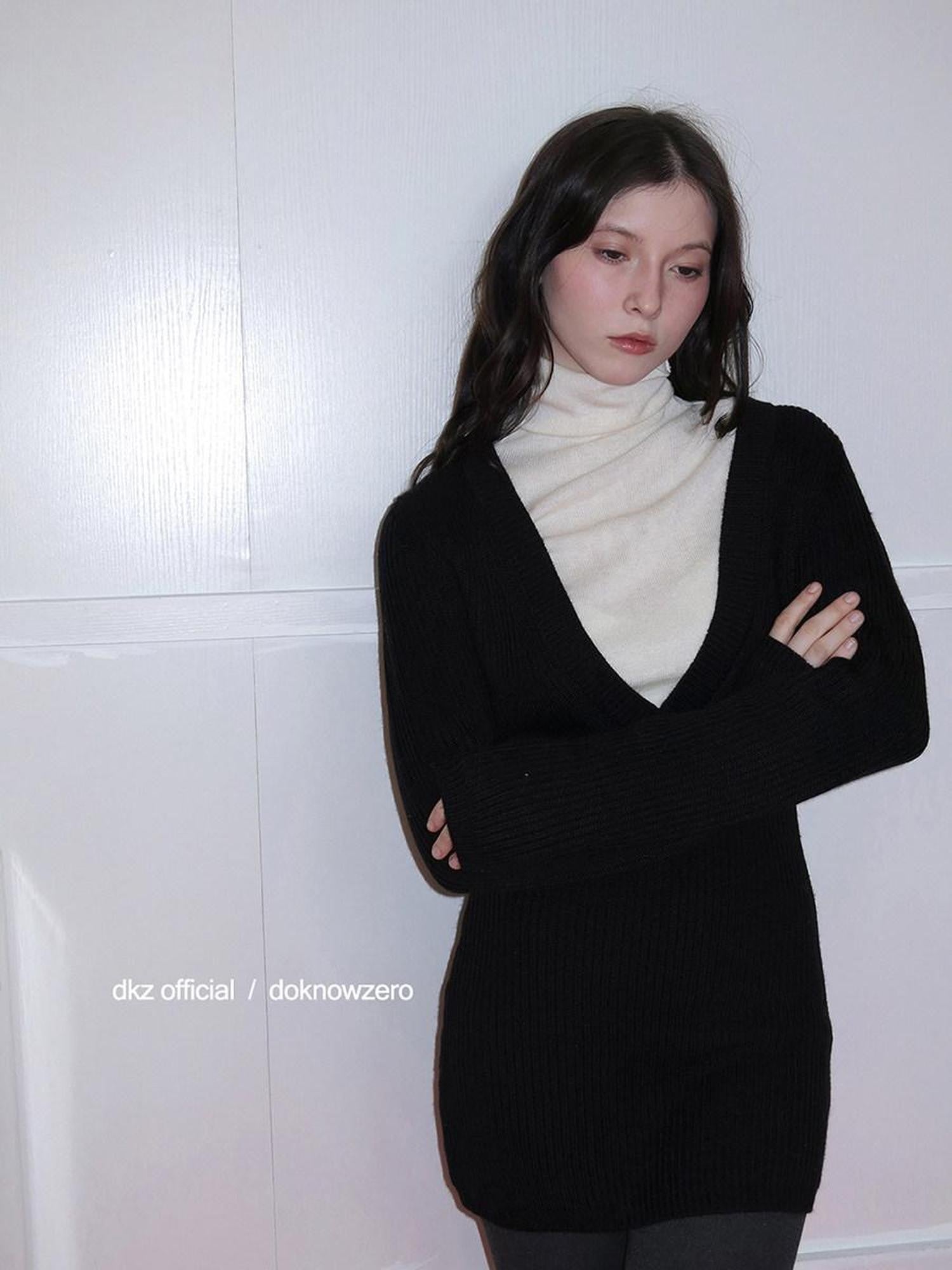 DKZ OFFICIAL Black V-neck Knit Fitted Waist Women&