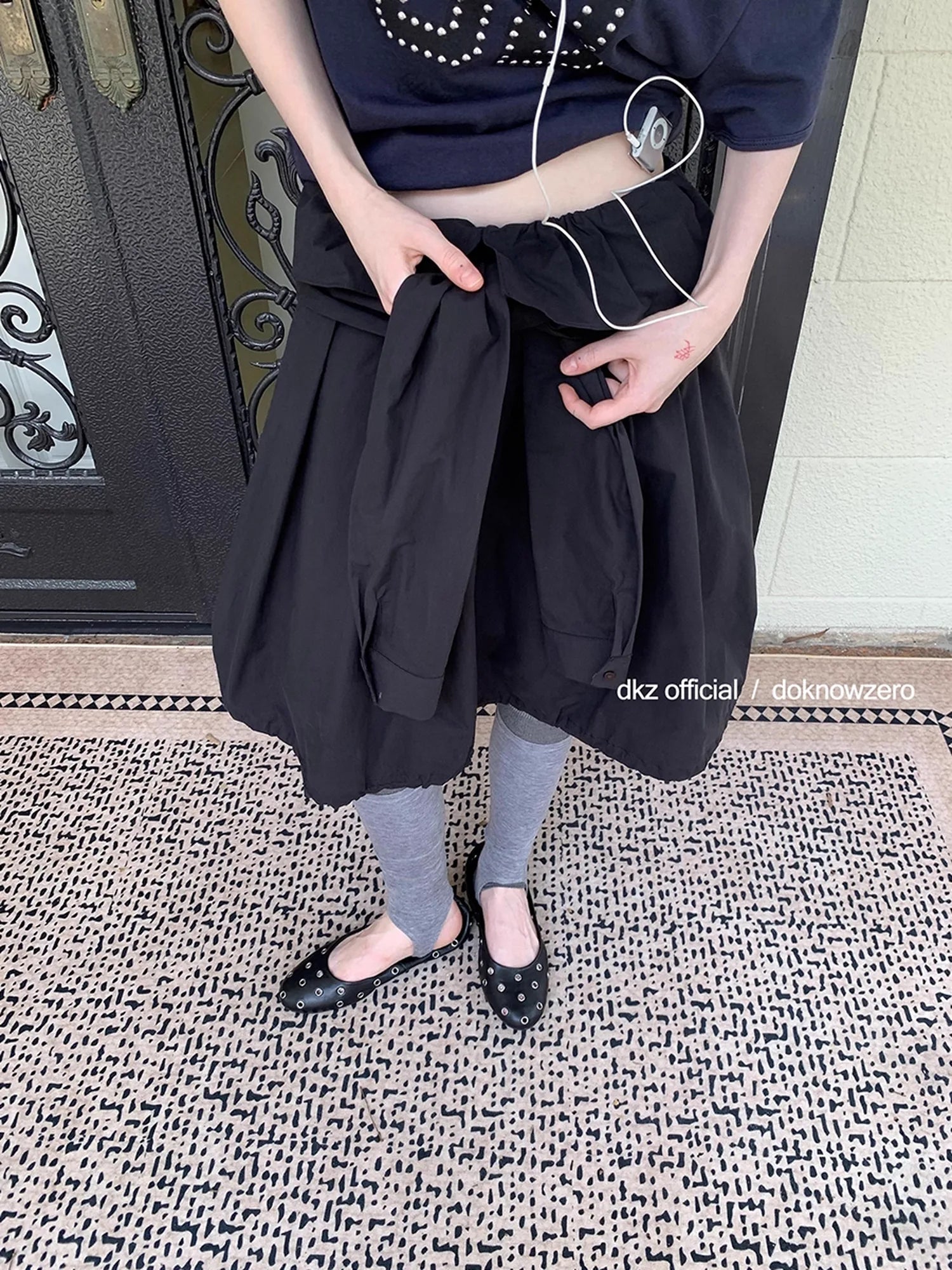 DKZ_OFFICIAL_Black_Waist_Tie_Pleated_Midi_Skirt_MISSTT