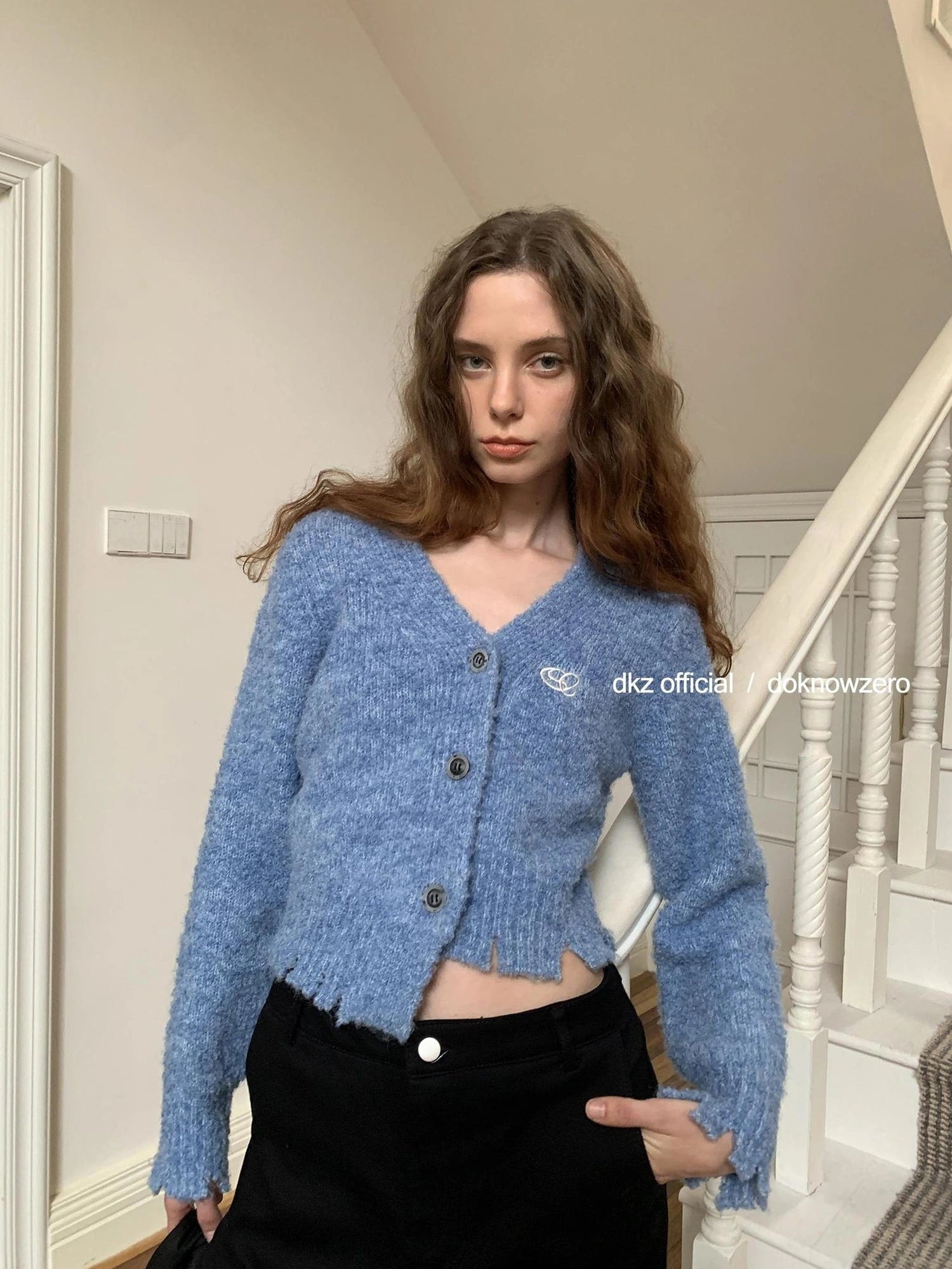 DKZ OFFICIAL Blue Cropped Distressed Knit Cardigan