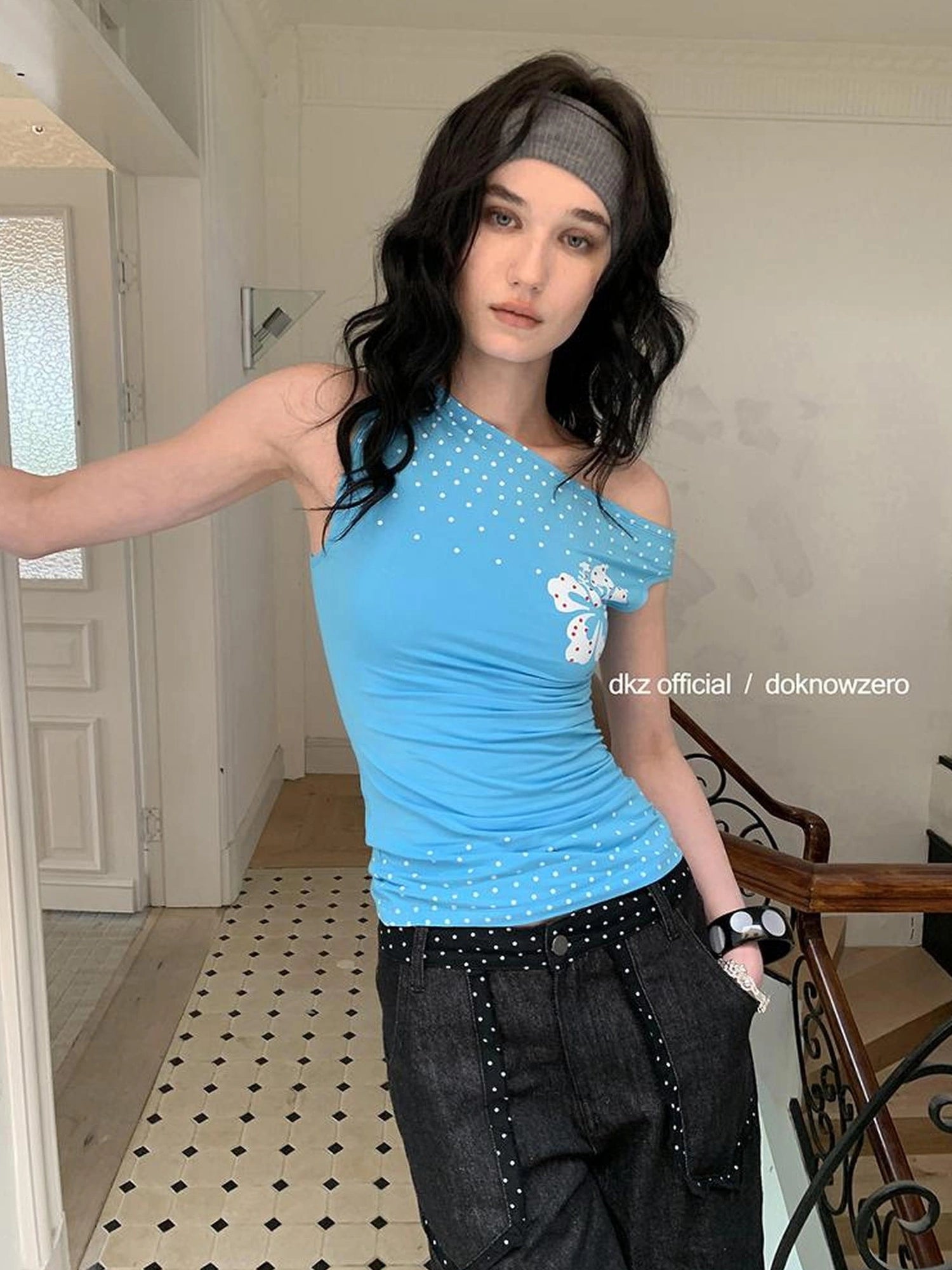 DKZ OFFICIAL Blue Floral Print Asymmetrical Sleeveless Top