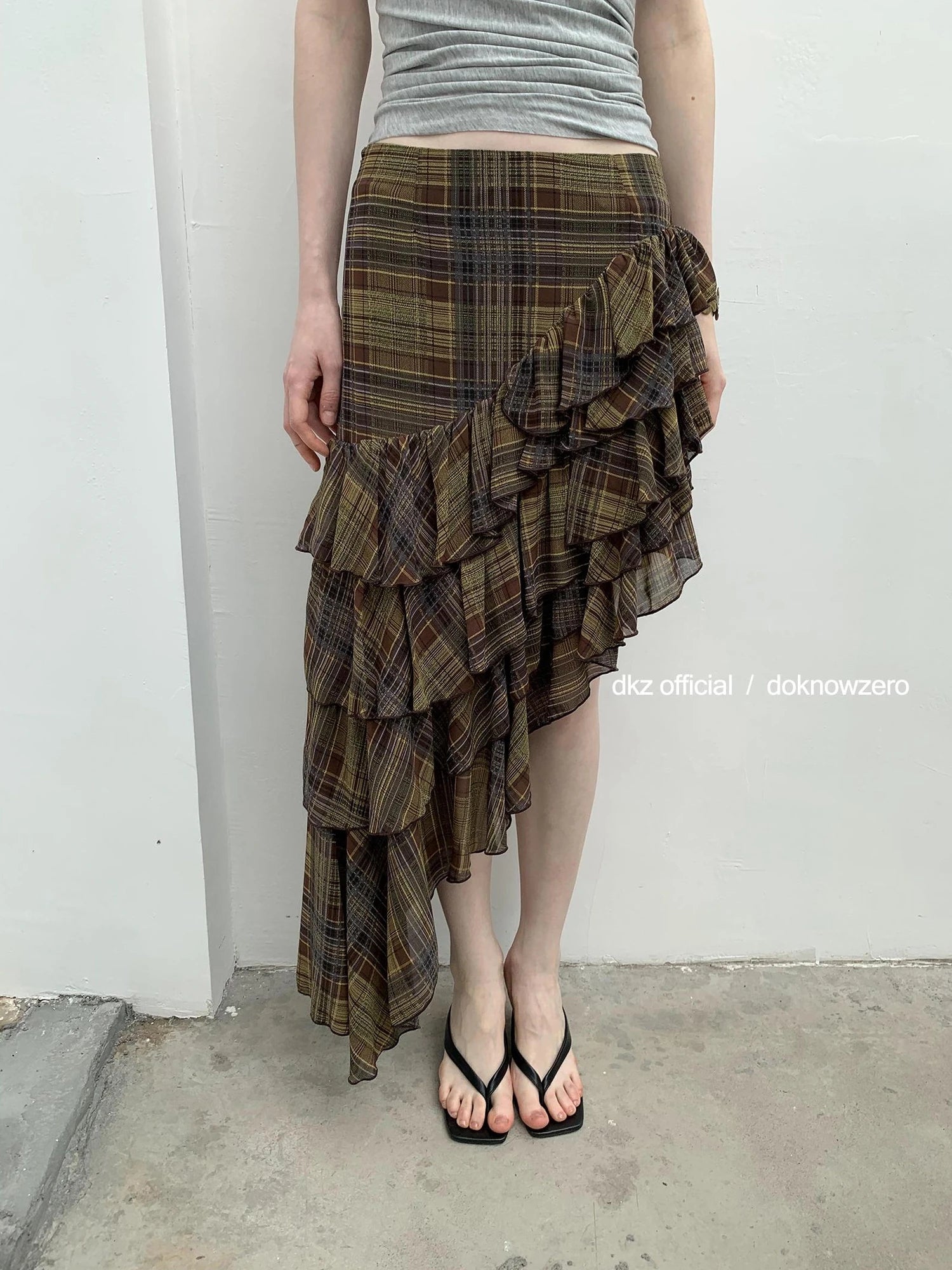 DKZ OFFICIAL Brown Plaid Asymmetric Ruffle Hem Midi Skirt