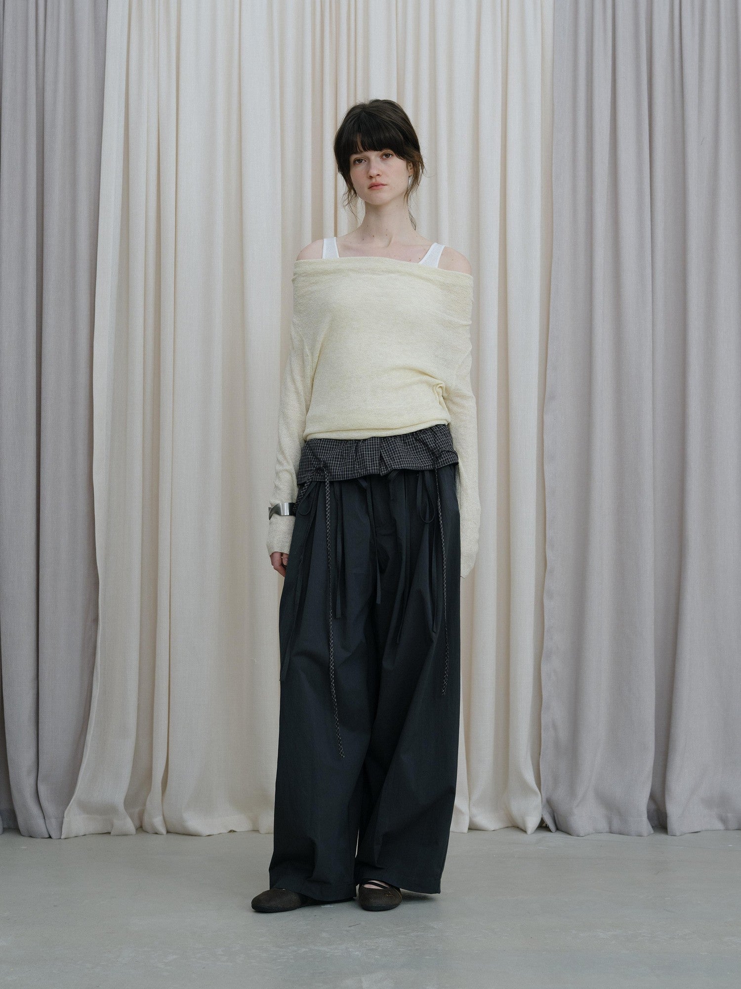 DKZ OFFICIAL Colorblock Faux Layered Drape Neck Women&