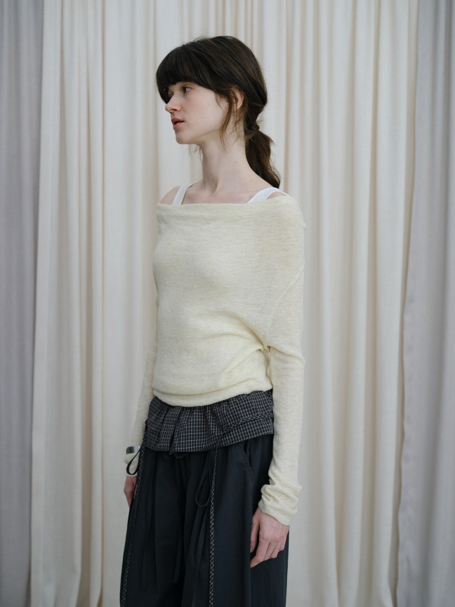 DKZ OFFICIAL Colorblock Faux Layered Drape Neck Women&
