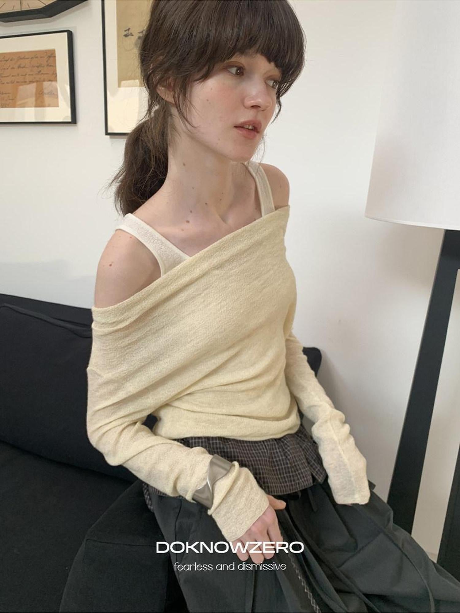 DKZ OFFICIAL Colorblock Faux Layered Drape Neck Women&
