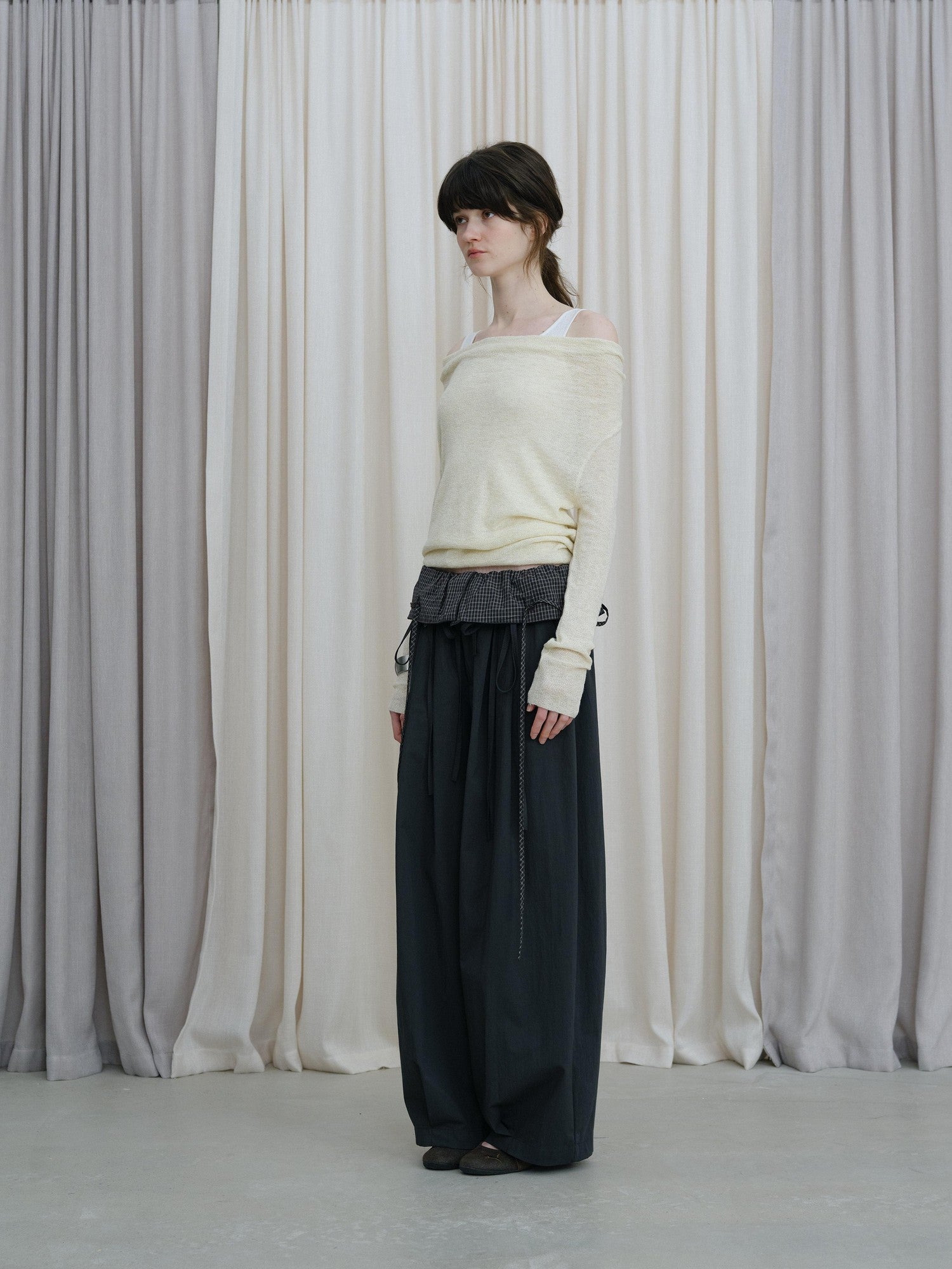 DKZ OFFICIAL Colorblock Faux Layered Drape Neck Women&