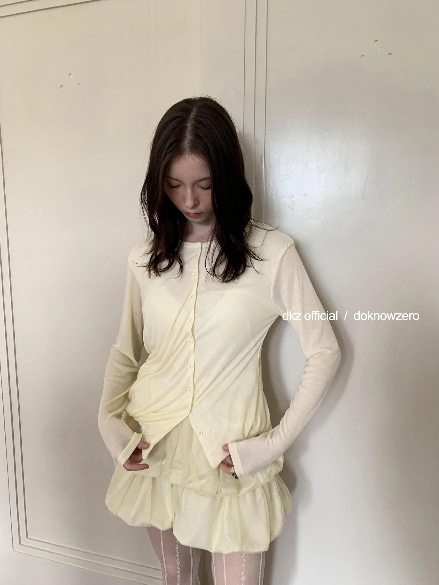 DKZ OFFICIAL Contrast Button Knit Cardigan In Lyocell
