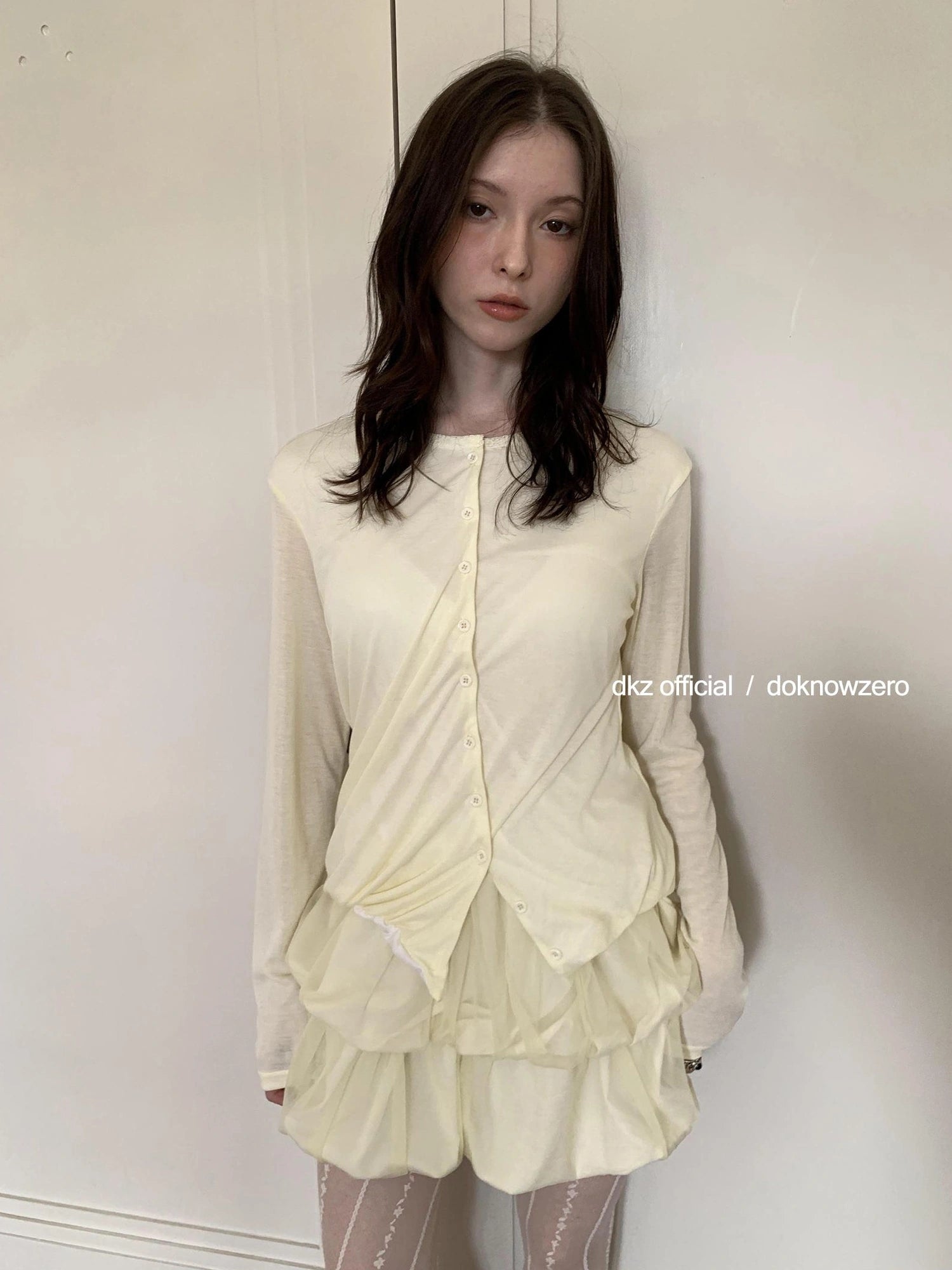 DKZ OFFICIAL Contrast Button Knit Cardigan In Lyocell