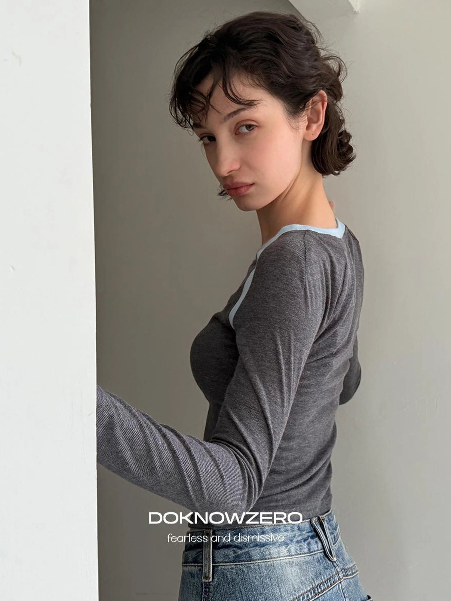 DKZ OFFICIAL Contrast Color Raglan Sleeve Long Sleeve Top With Rhinestone Print