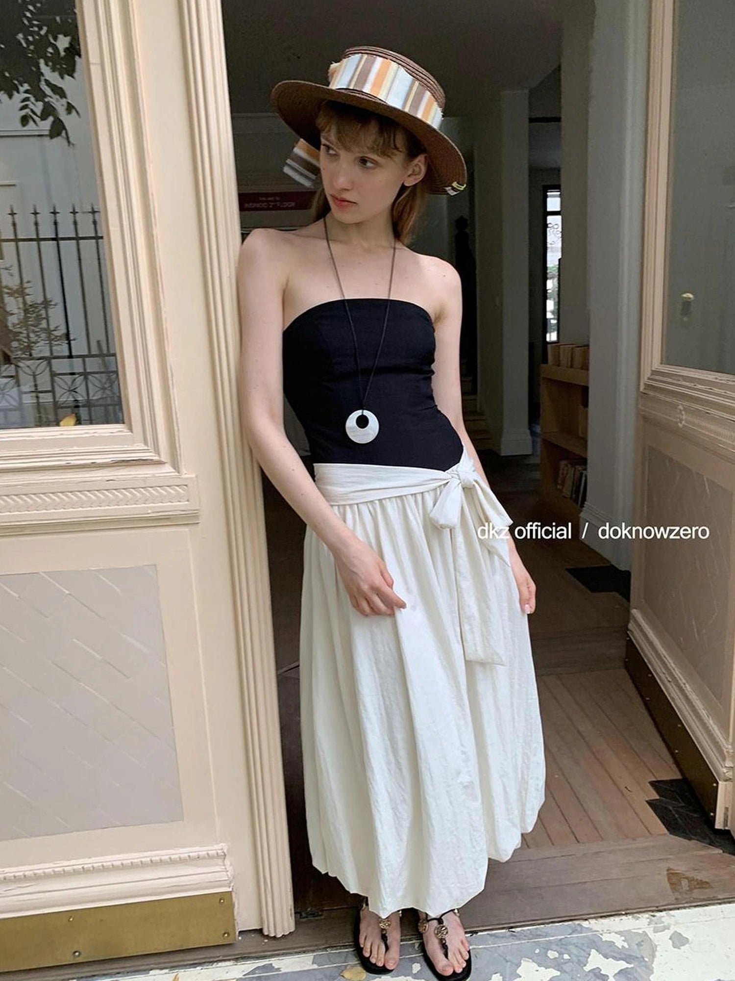 DKZ OFFICIAL Contrast Splicing Peplum Bustier Midi Dress