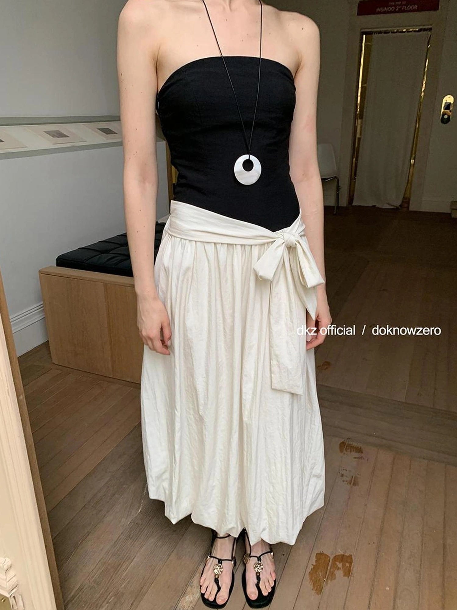 DKZ OFFICIAL Contrast Splicing Peplum Bustier Midi Dress