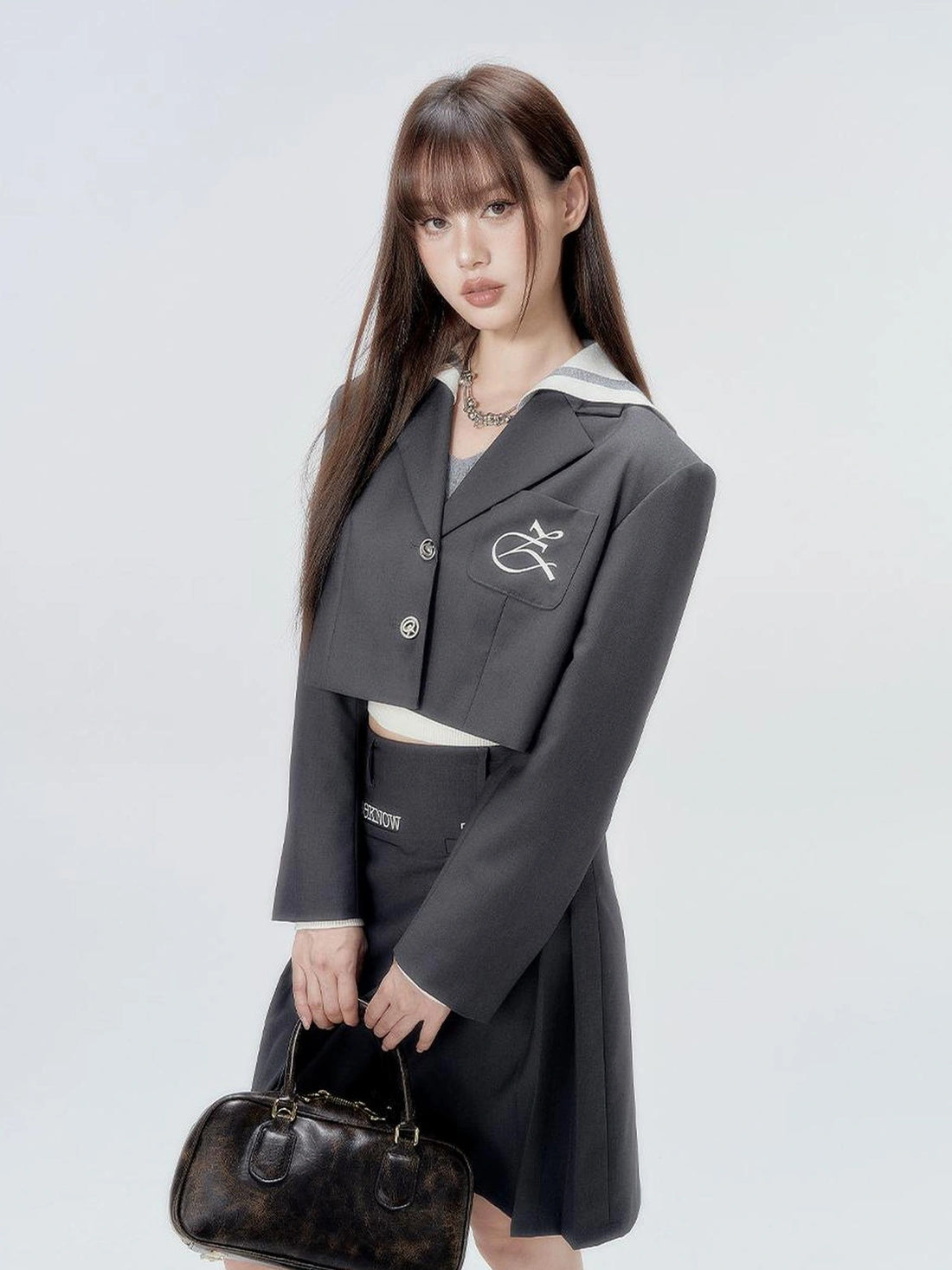 DKZ OFFICIAL Cropped Embroidered Blazer With Floral Motif