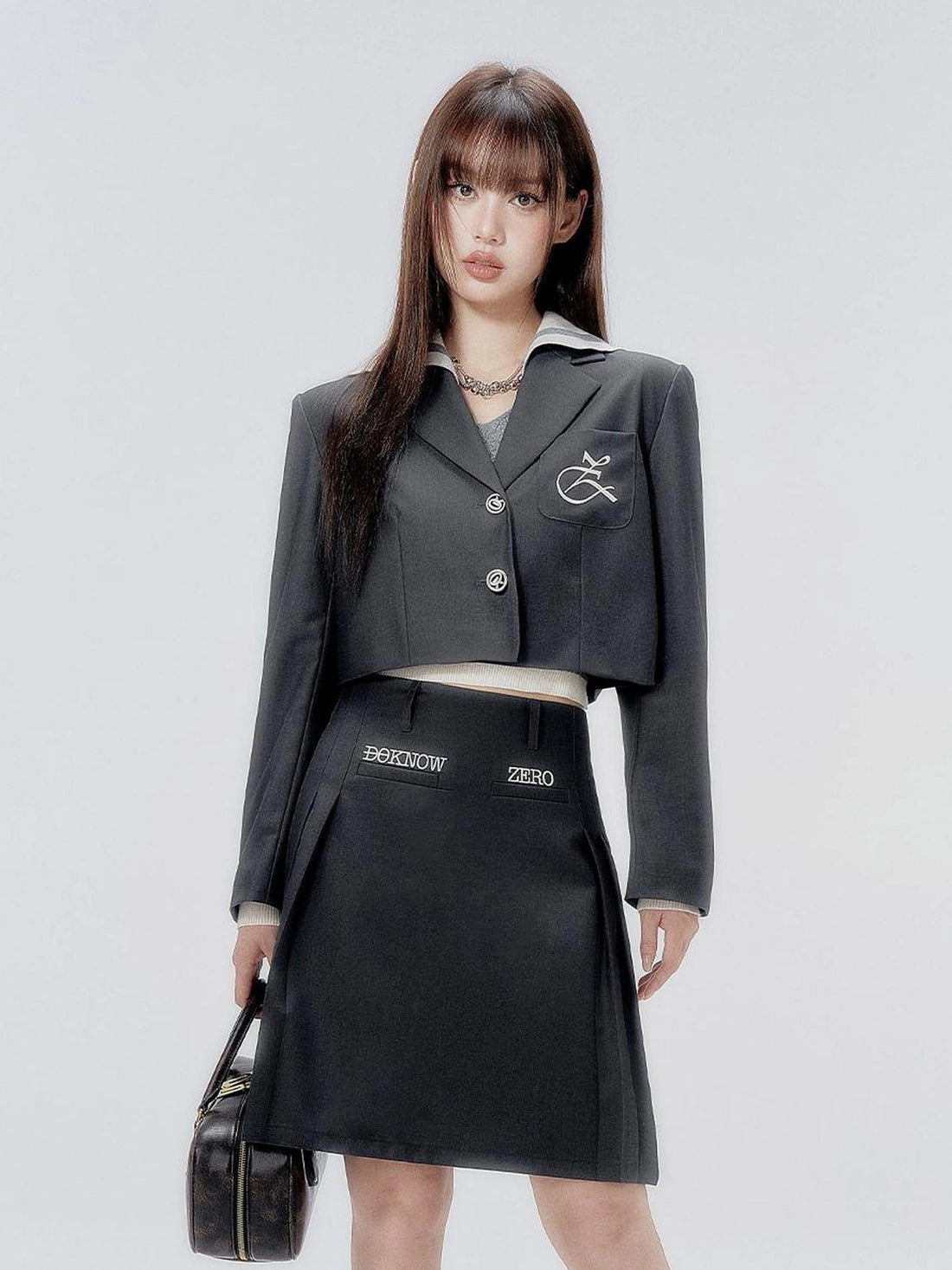 DKZ OFFICIAL Cropped Embroidered Blazer With Floral Motif