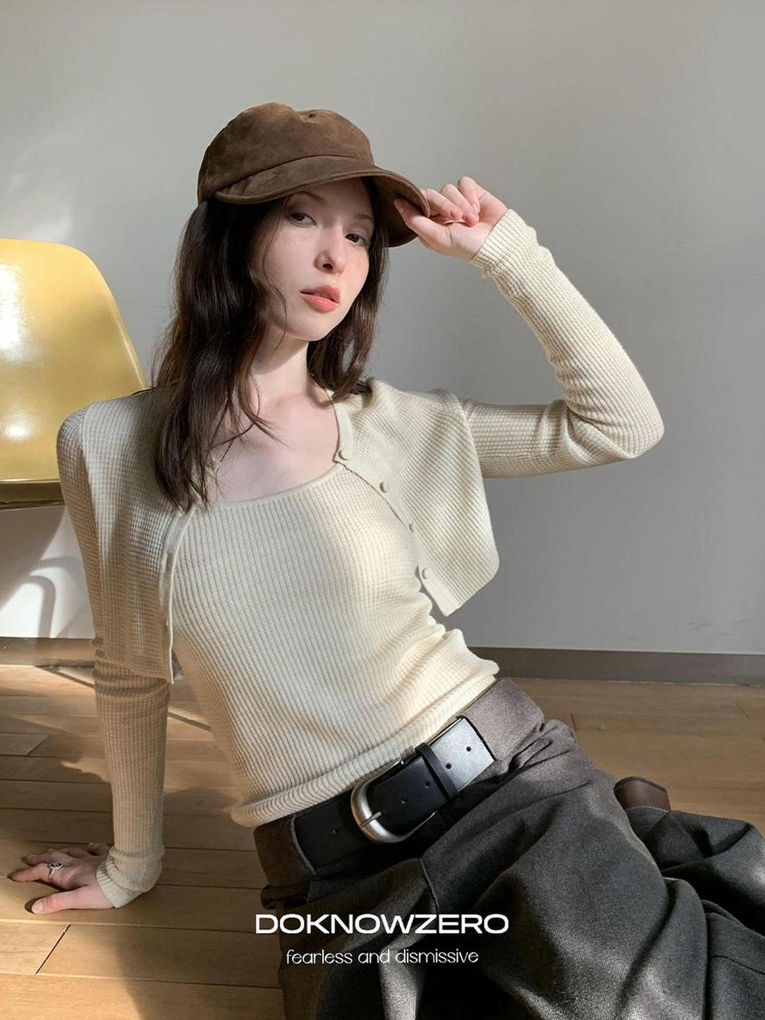 DKZ OFFICIAL Cropped Knit Cardigan Camisole Set Apricot