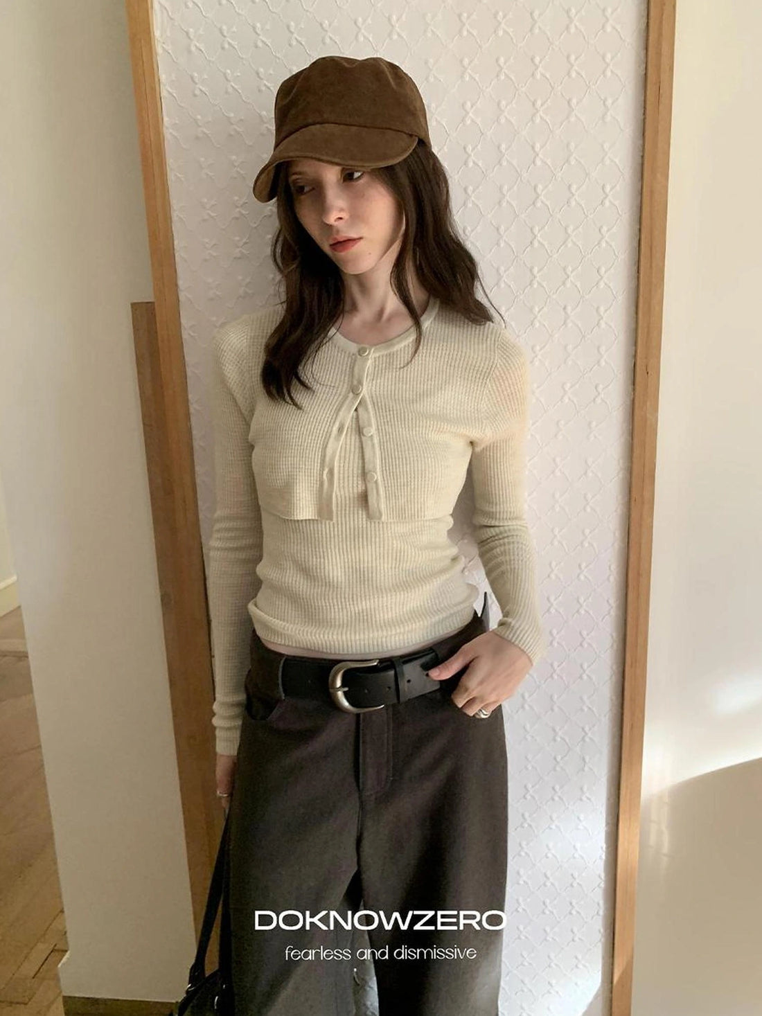 DKZ OFFICIAL Cropped Knit Cardigan Camisole Set Apricot