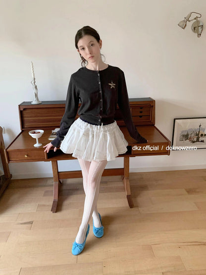 DKZ OFFICIAL Cropped Knit Cardigan With Star Embroidery