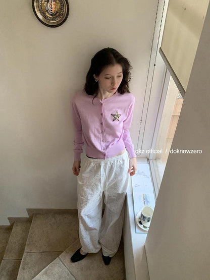 DKZ OFFICIAL Cropped Knit Cardigan With Star Embroidery