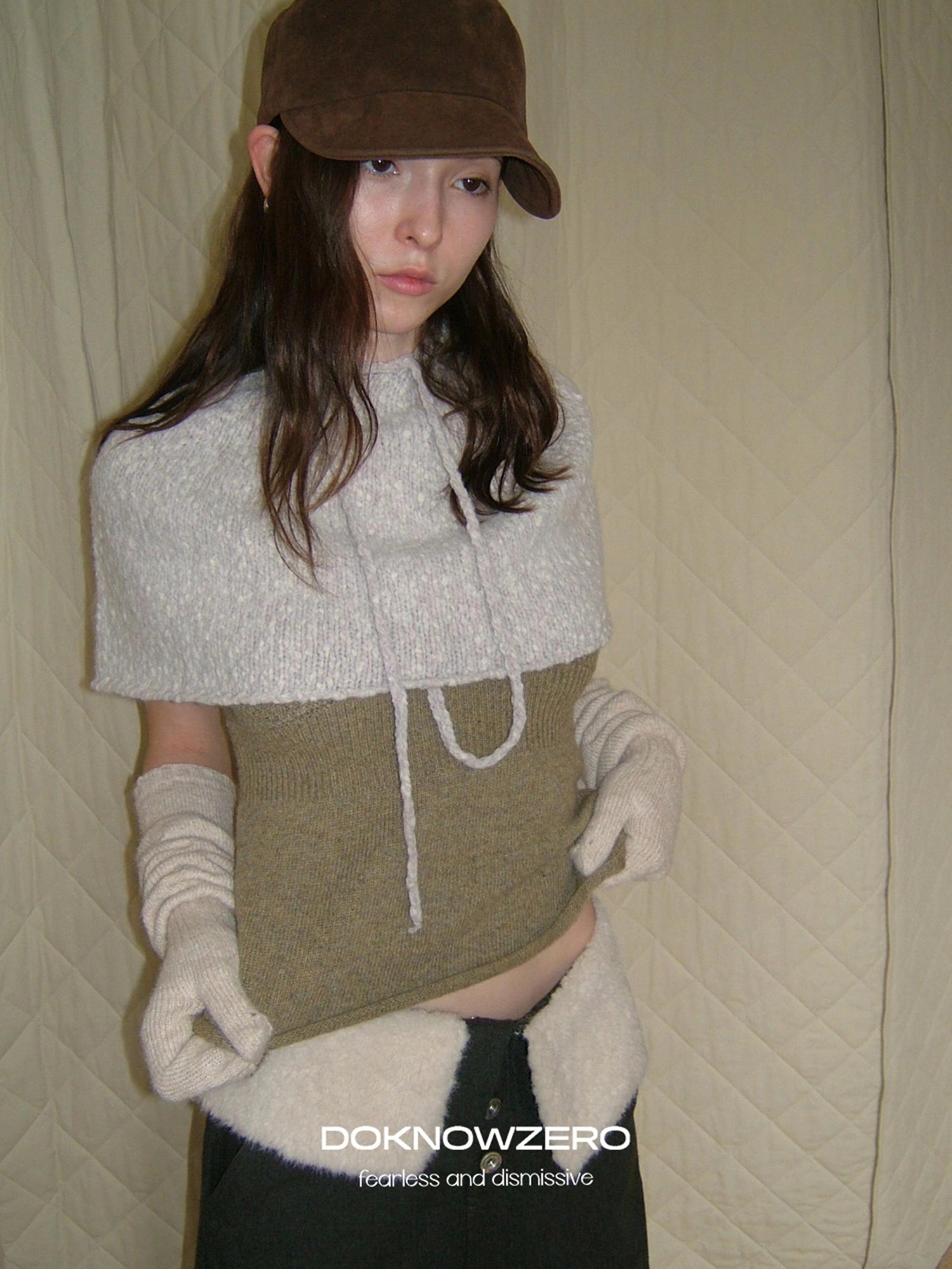 DKZ OFFICIAL Cropped Knit Hooded Layering Vest