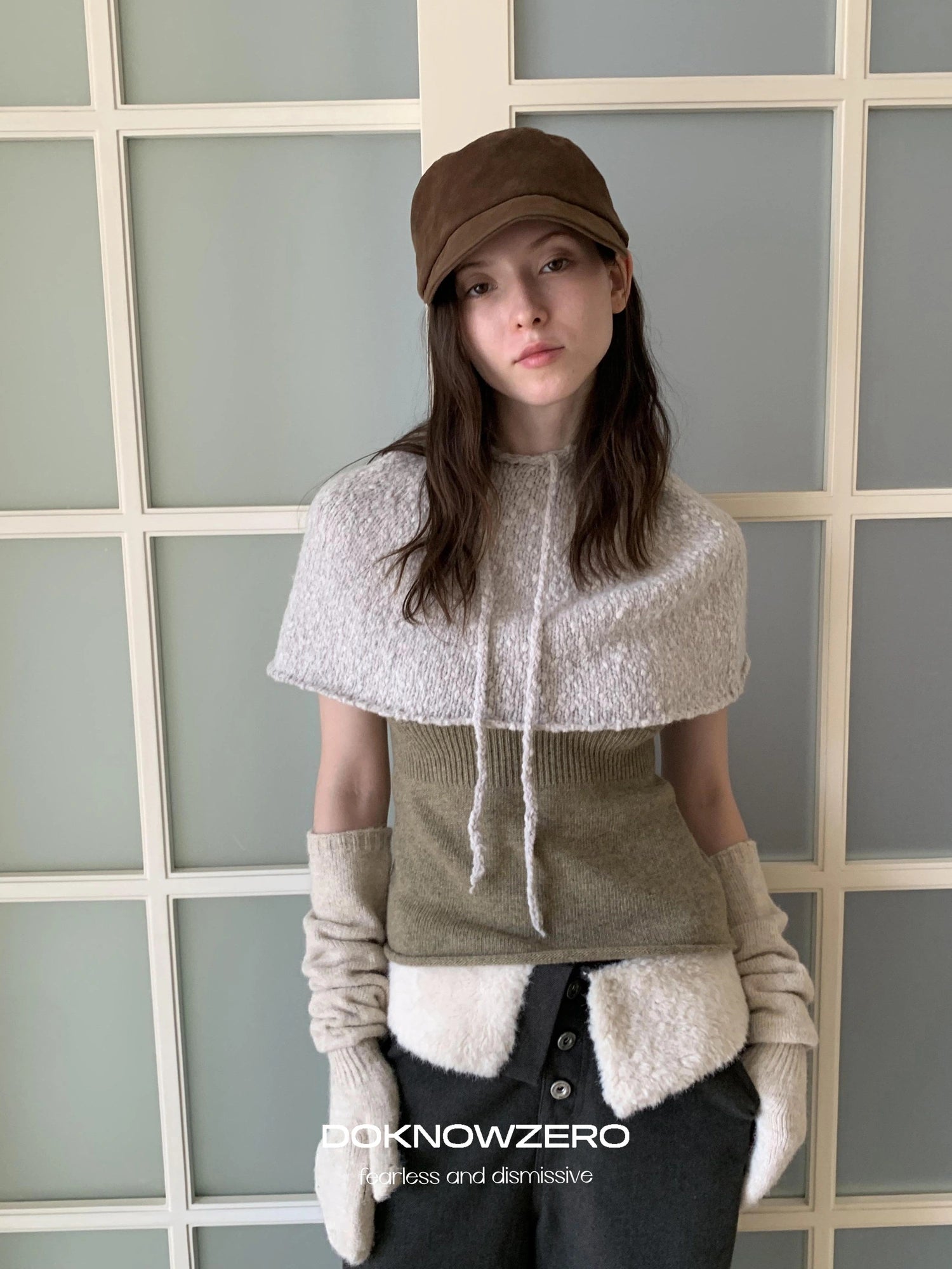 DKZ OFFICIAL Cropped Knit Hooded Layering Vest